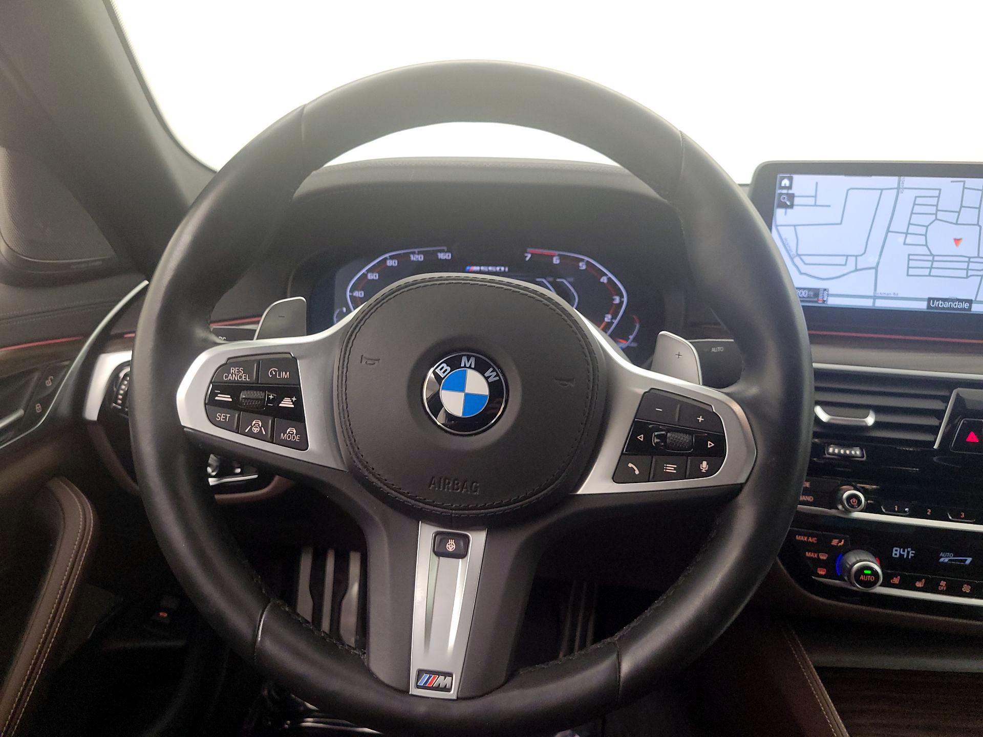 Thumbnail: 2022 BMW 5 Series - 10