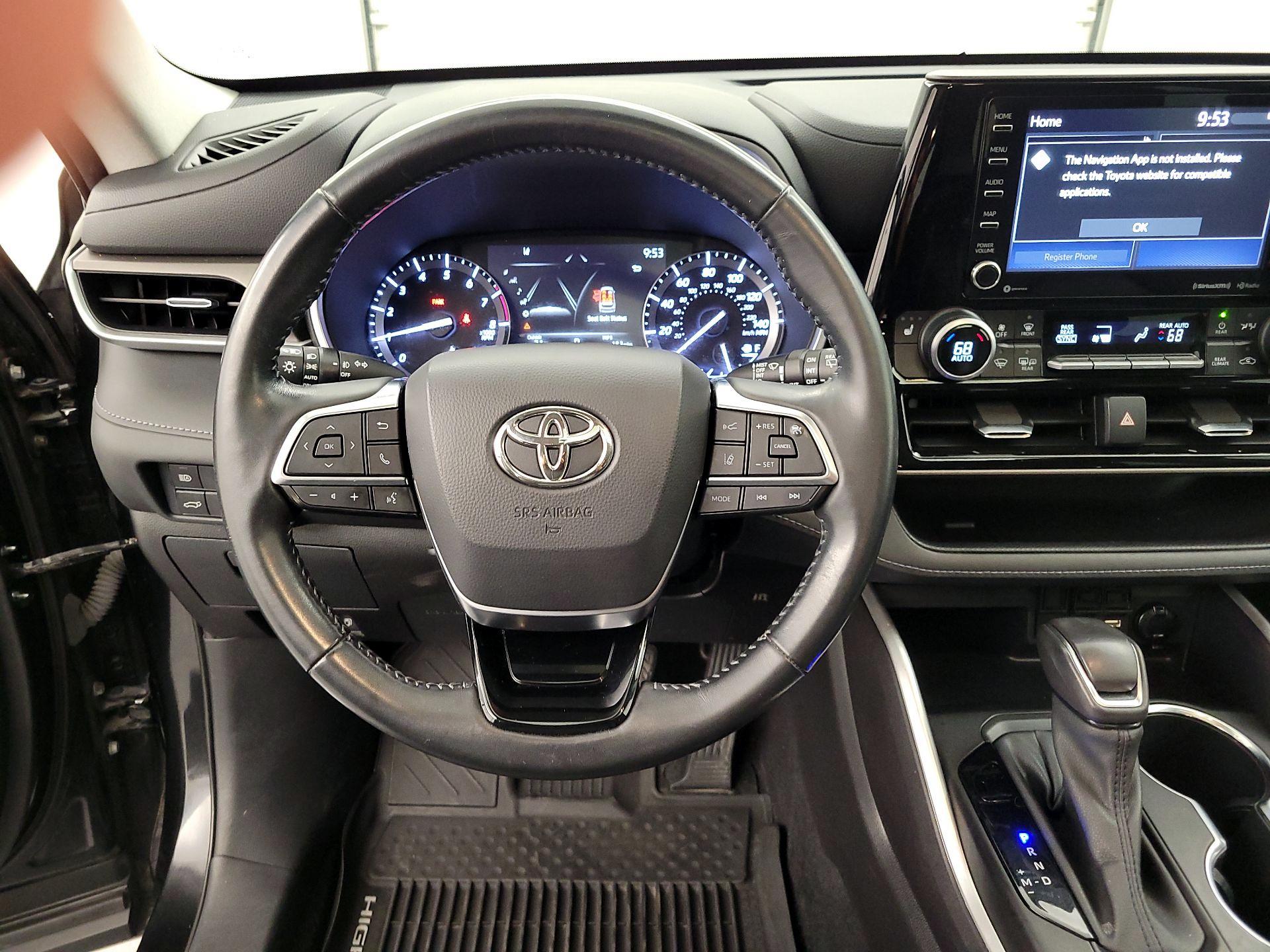 Thumbnail: 2021 Toyota Highlander - 10