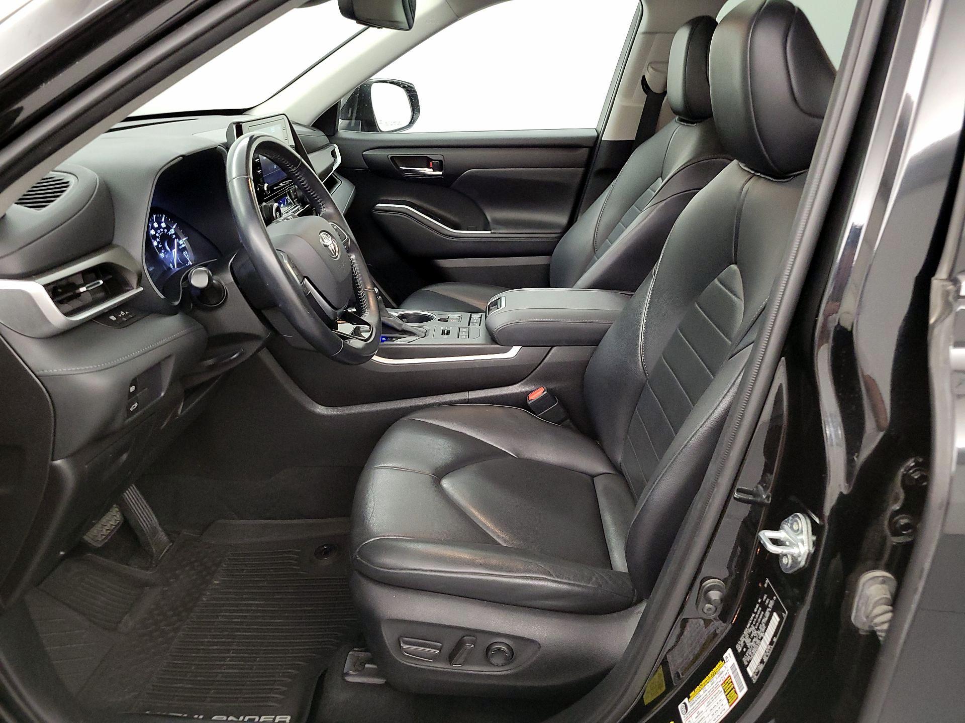 Thumbnail: 2021 Toyota Highlander - 11