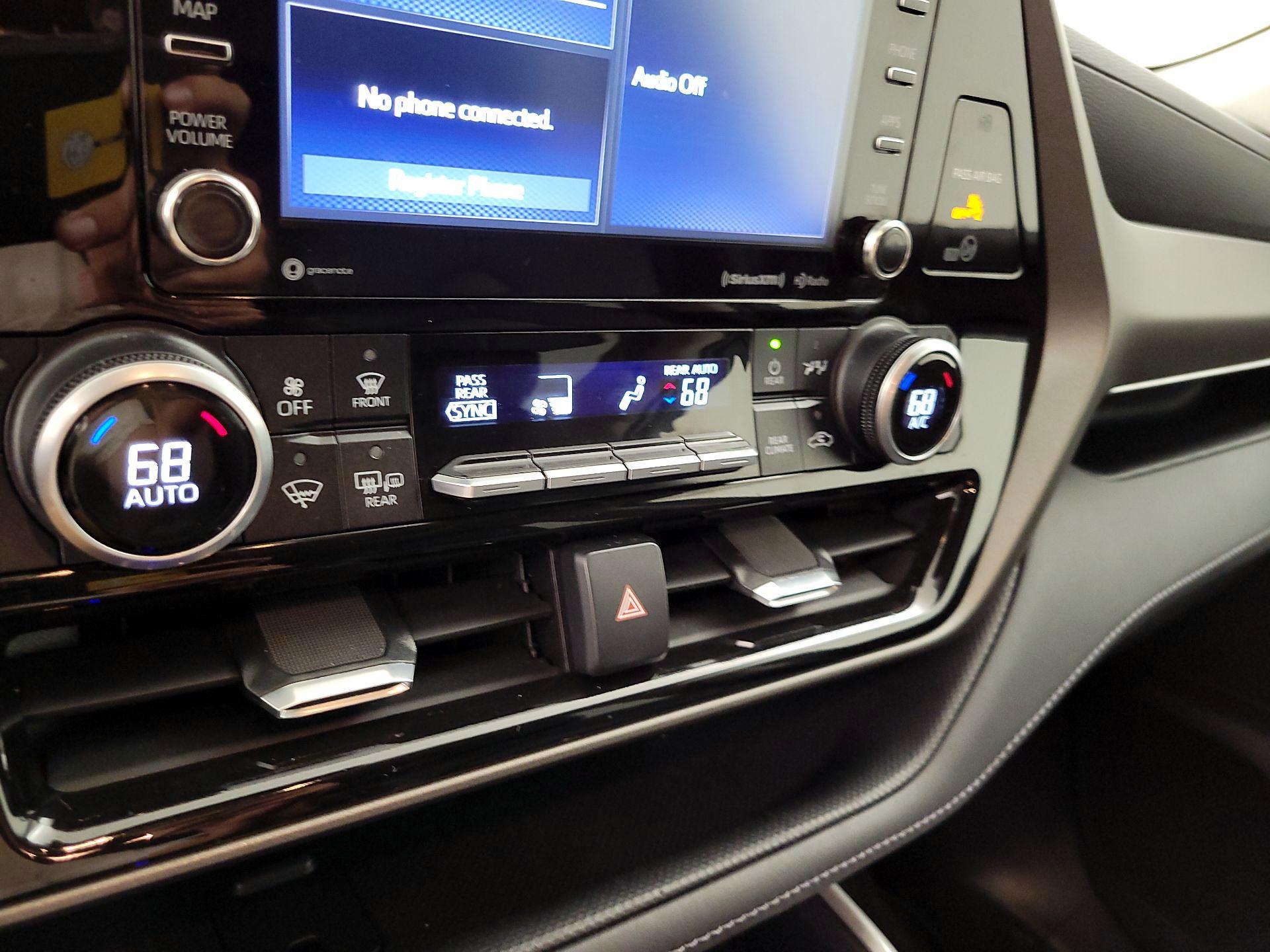 Thumbnail: 2021 Toyota Highlander - 16