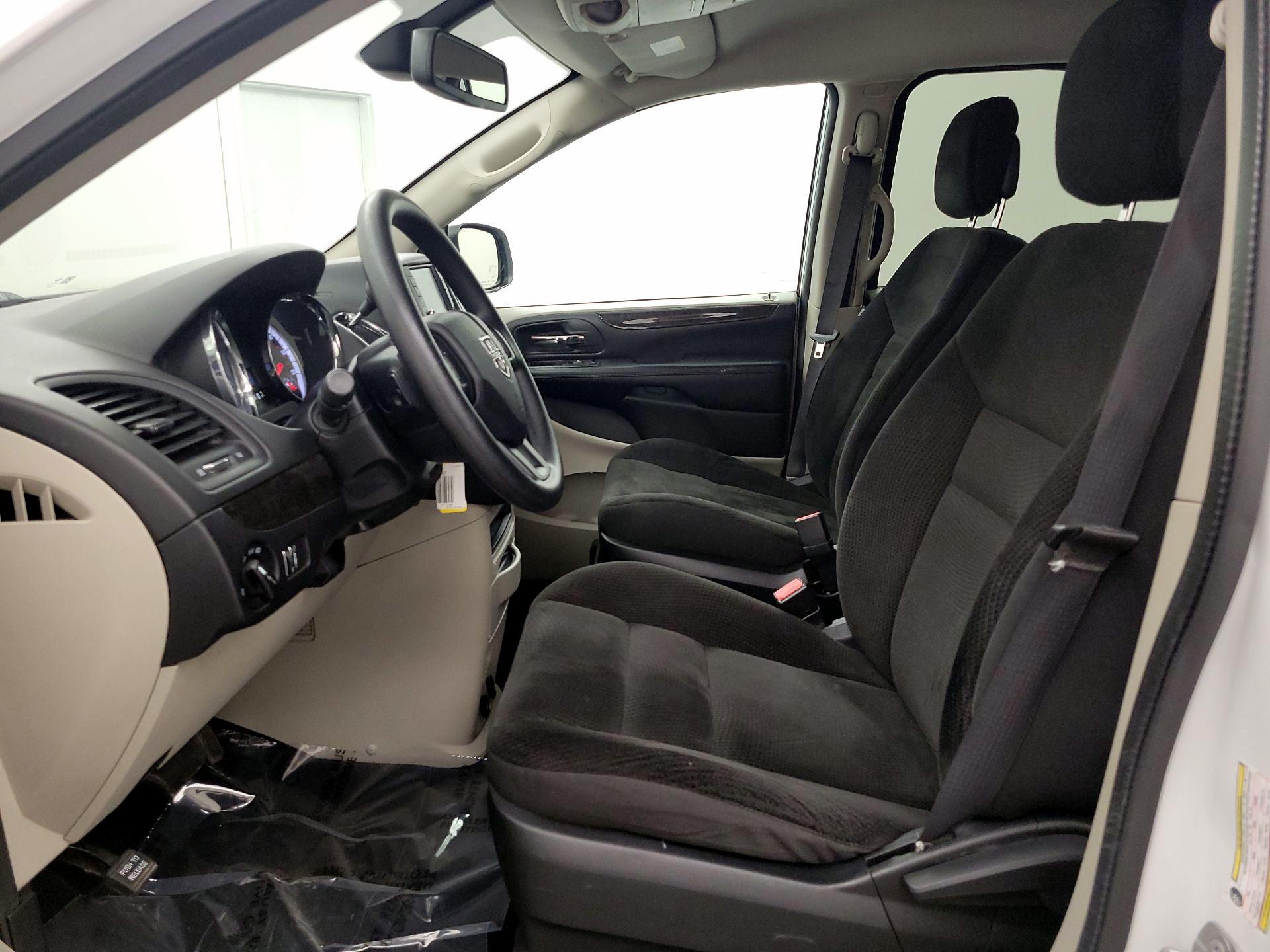 Thumbnail: 2018 Dodge Grand Caravan - 11
