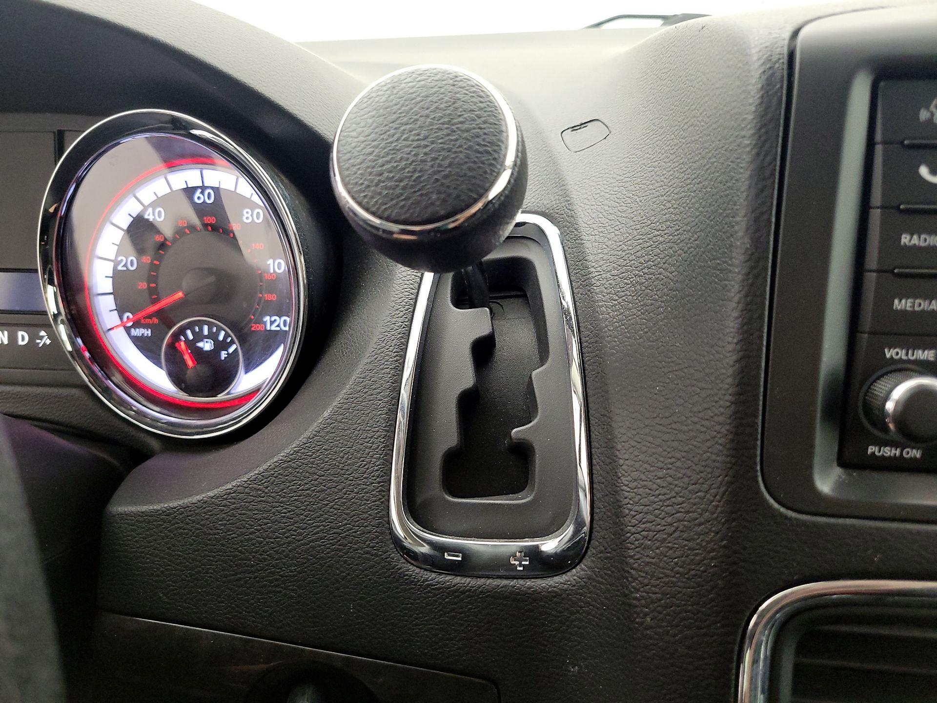 Thumbnail: 2018 Dodge Grand Caravan - 17