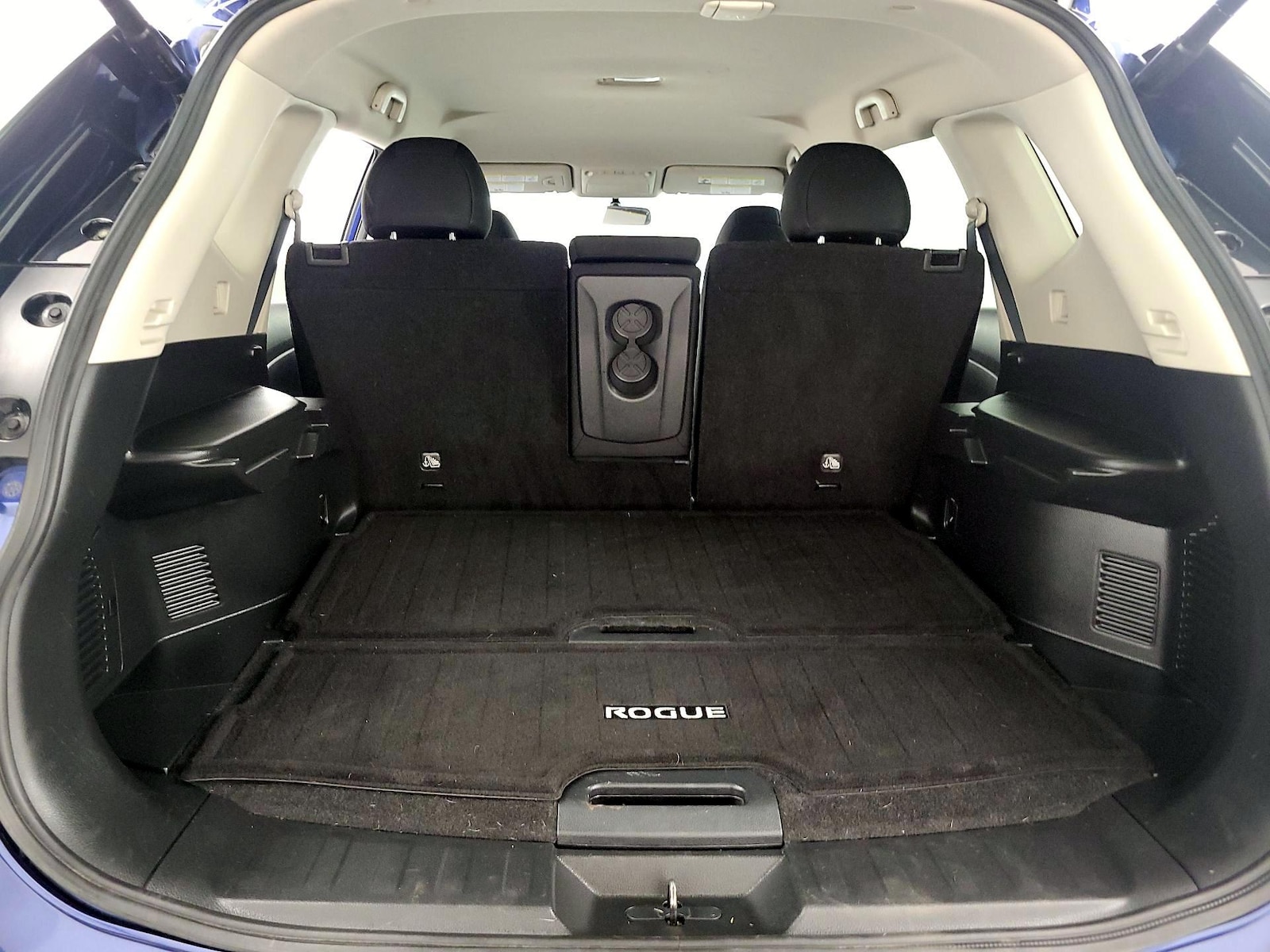 2018 Nissan Rogue SV - Photo 21