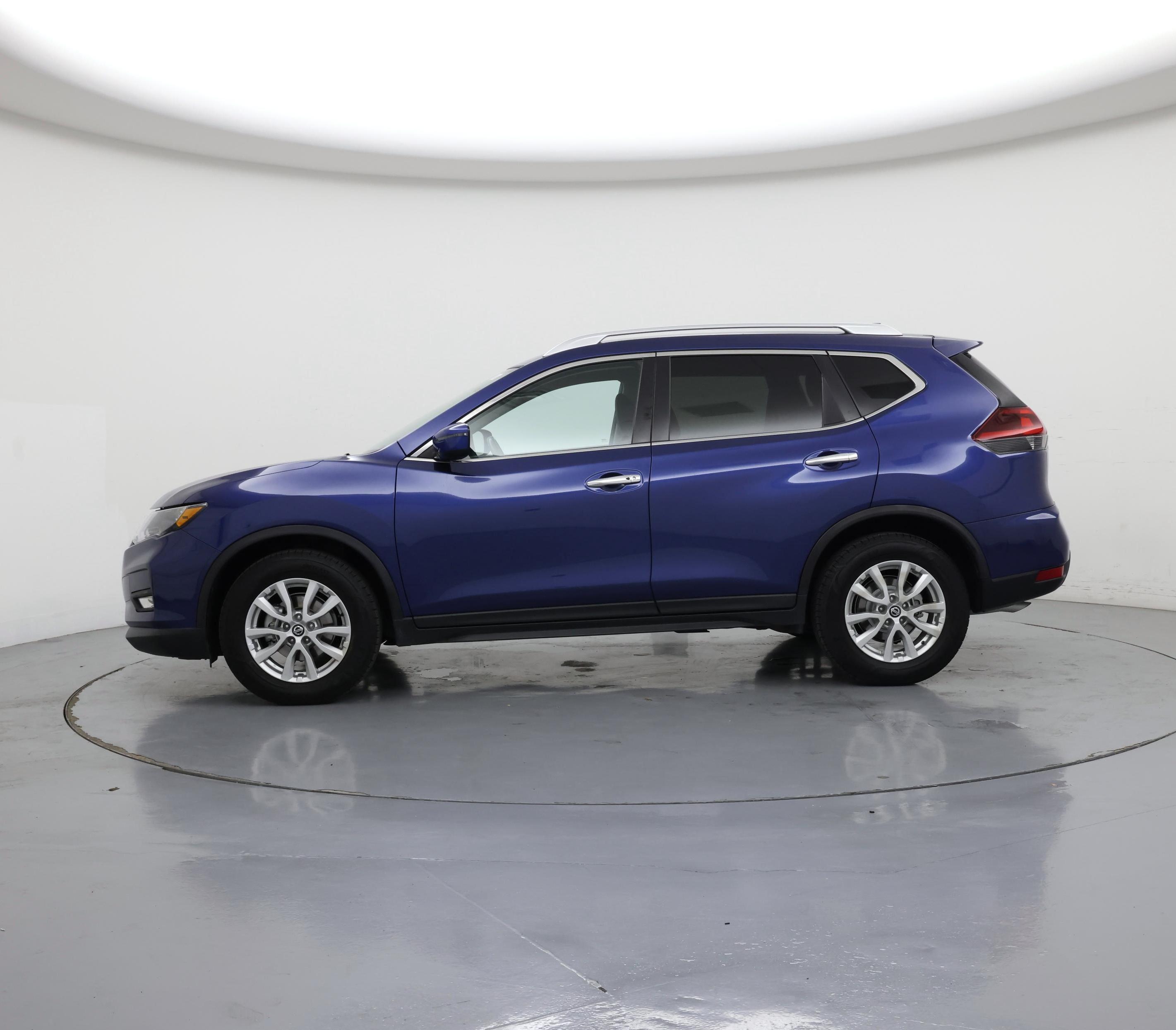 Thumbnail: 2018 Nissan Rogue - 3