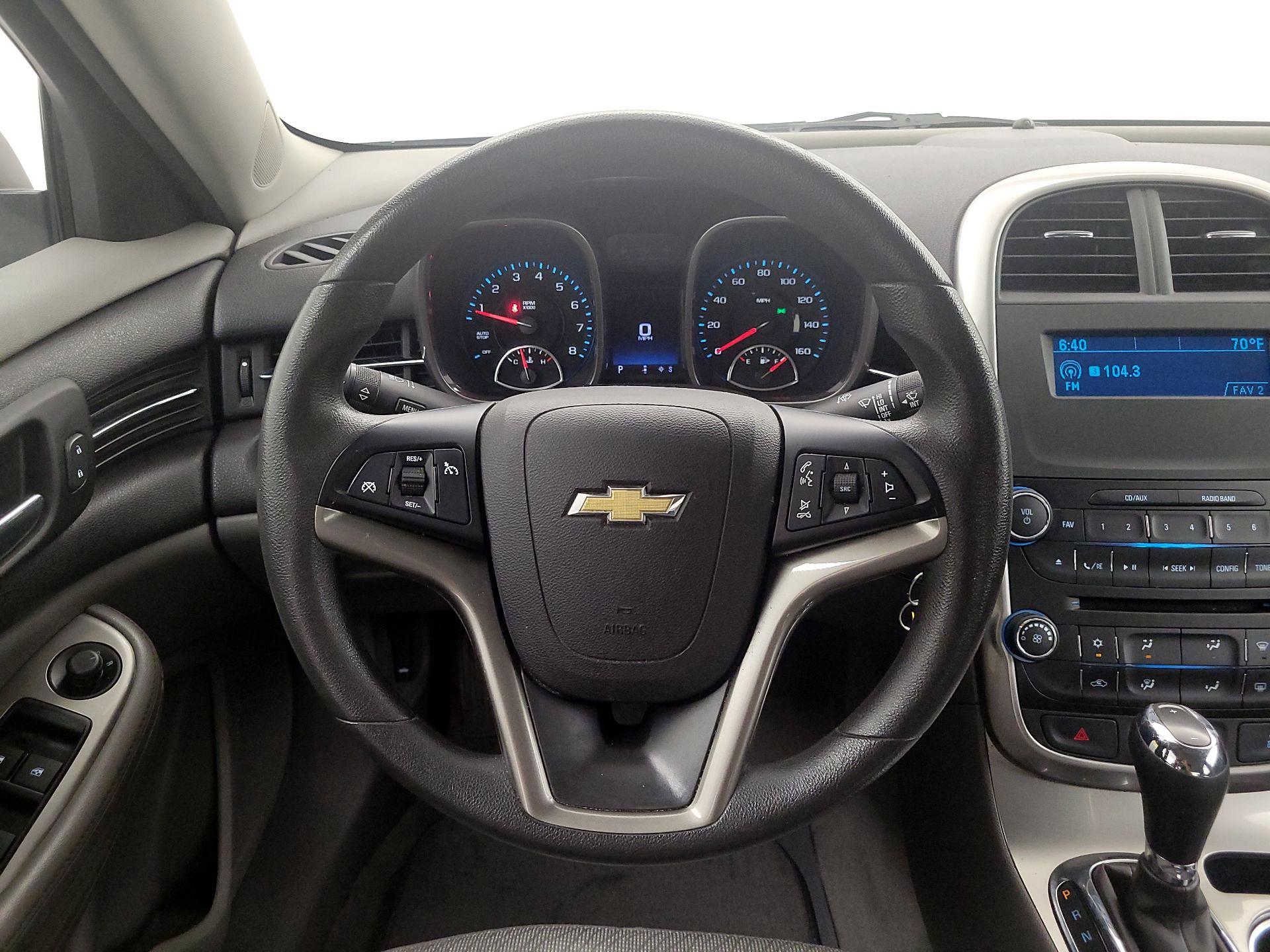 Thumbnail: 2016 Chevrolet Malibu - 10