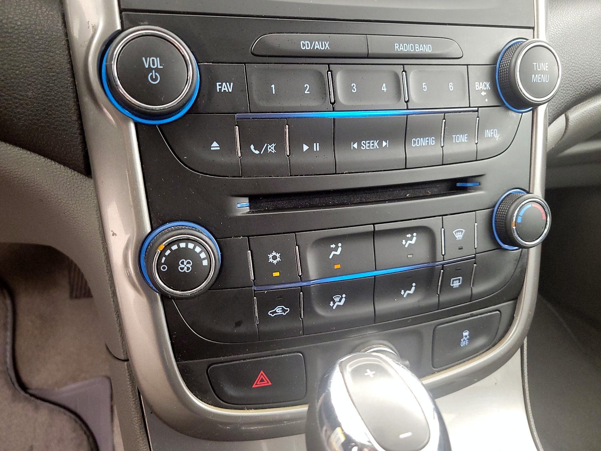 Thumbnail: 2016 Chevrolet Malibu - 15