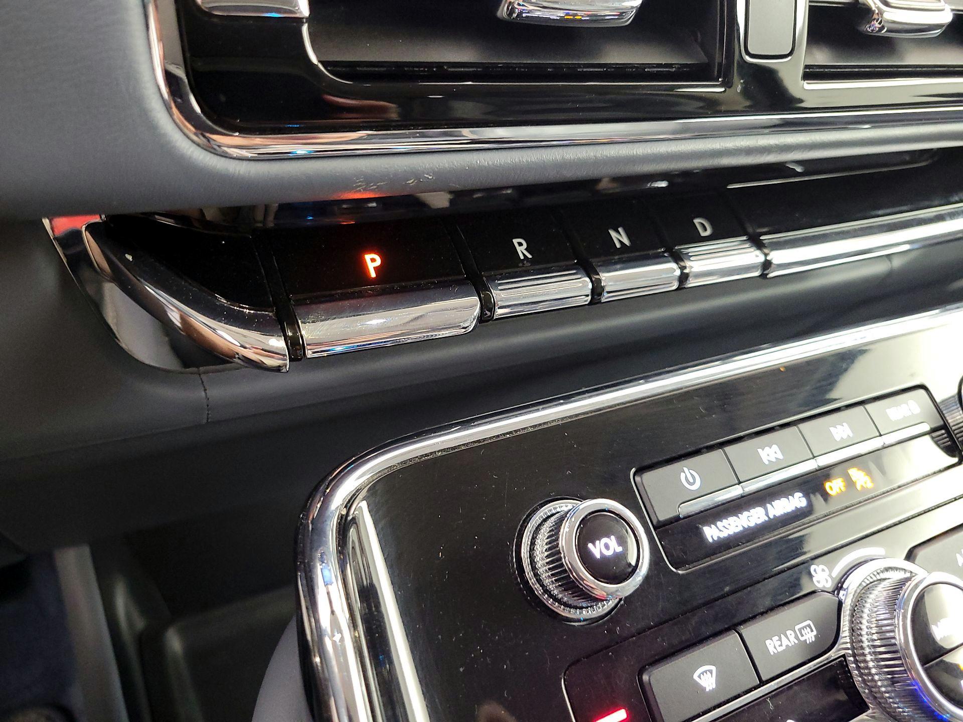 Thumbnail: 2019 Lincoln Navigator - 18