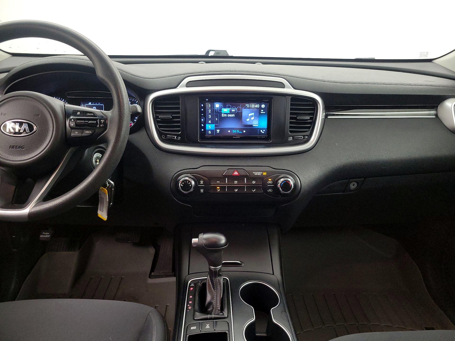 Thumbnail: 2018 Kia Sorento - 9