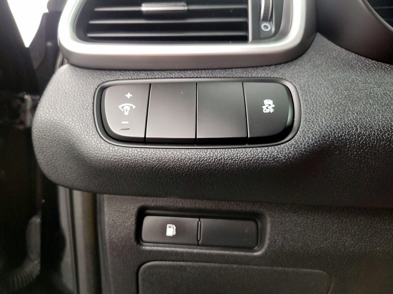2018 Kia Sorento LX - Photo 14