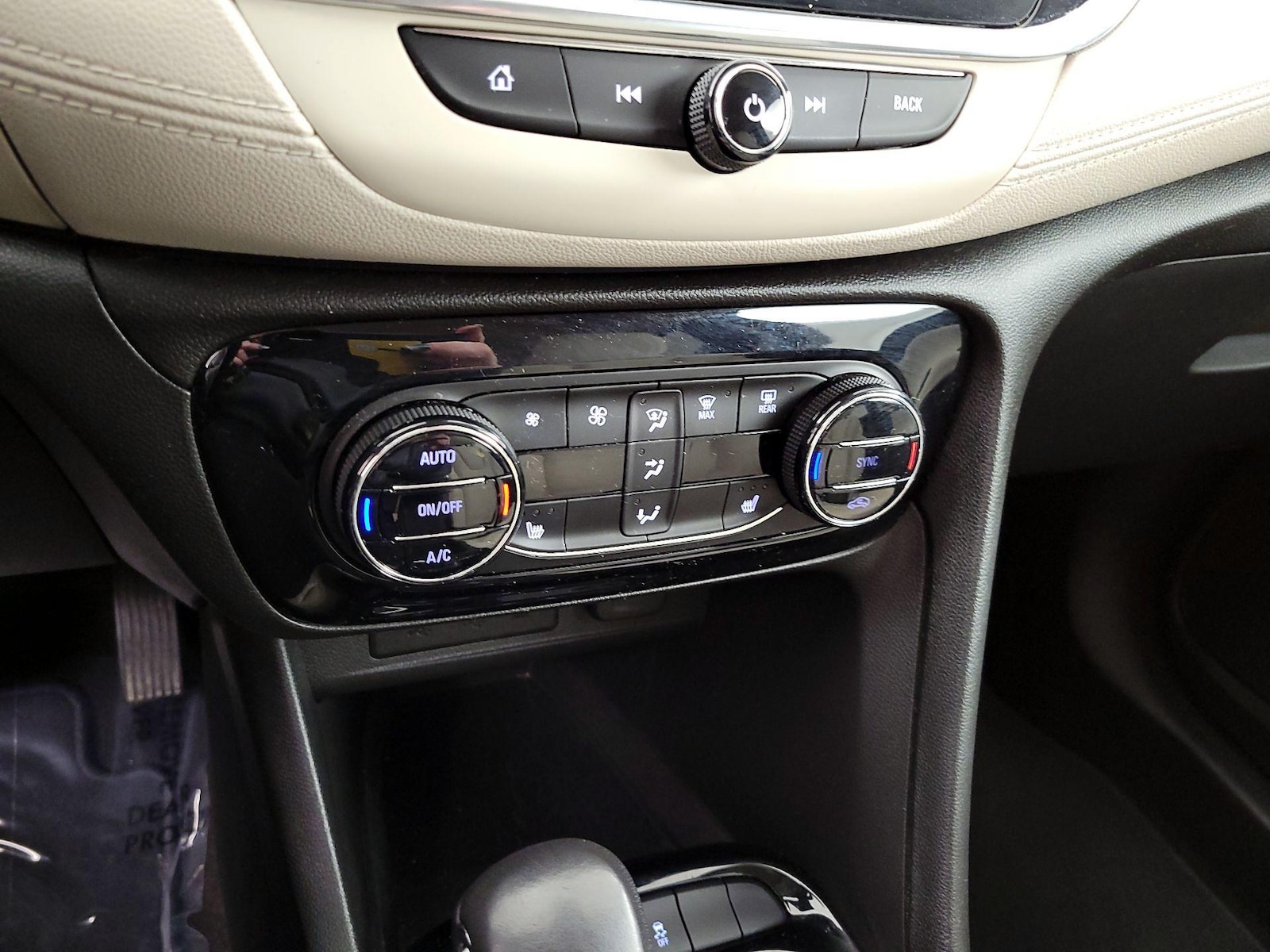 2020 Buick Encore GX Essence - Photo 17