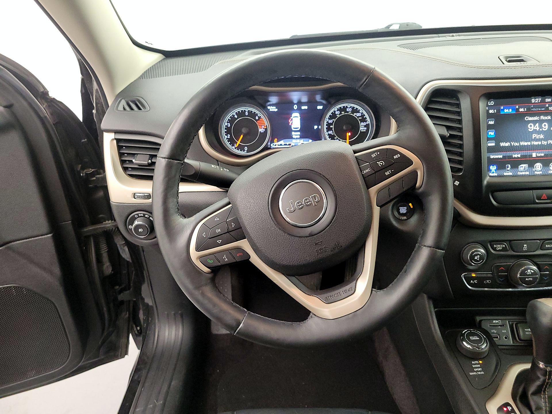 Thumbnail: 2017 Jeep Cherokee - 10