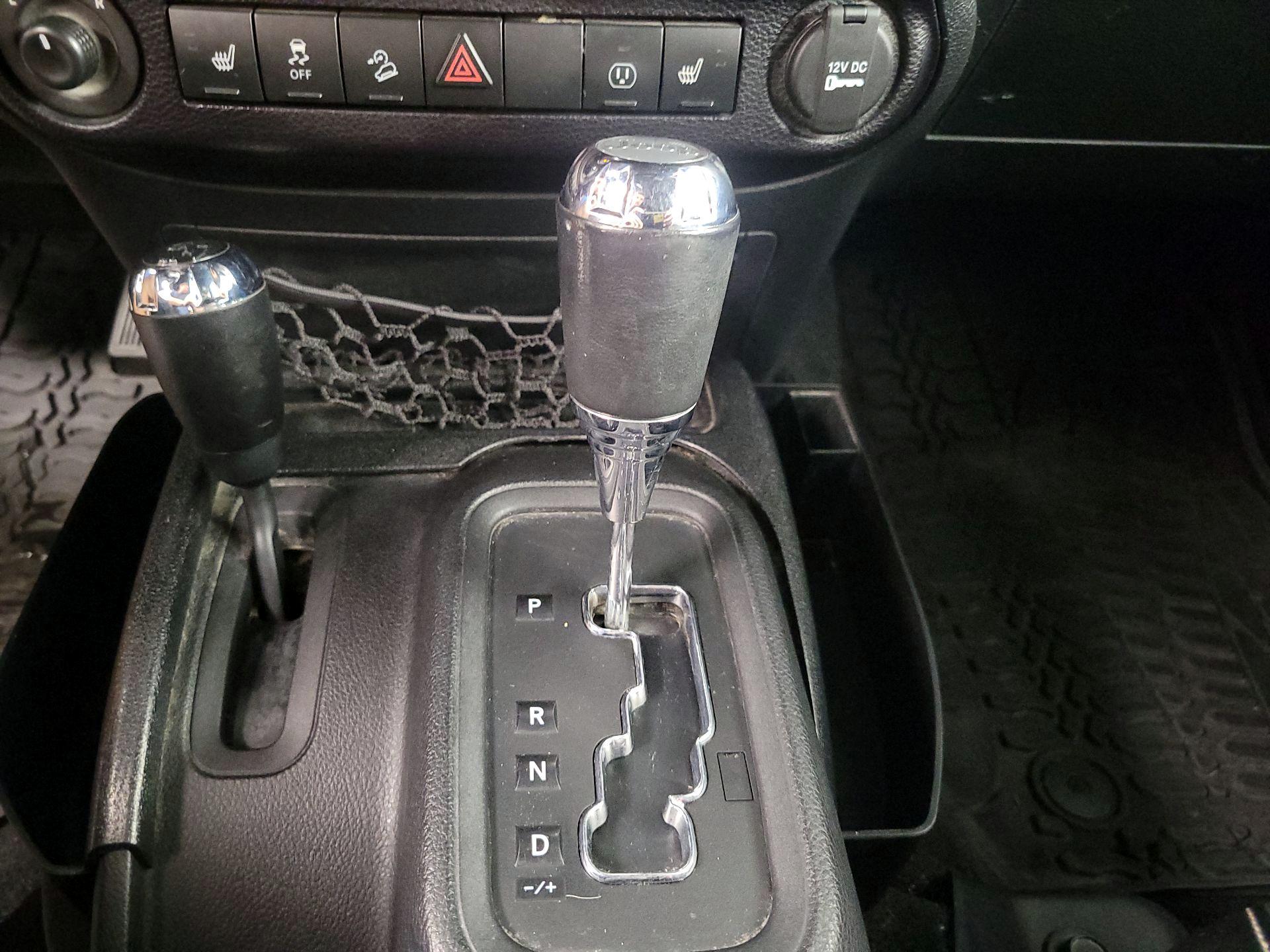 Thumbnail: 2016 Jeep Wrangler - 16