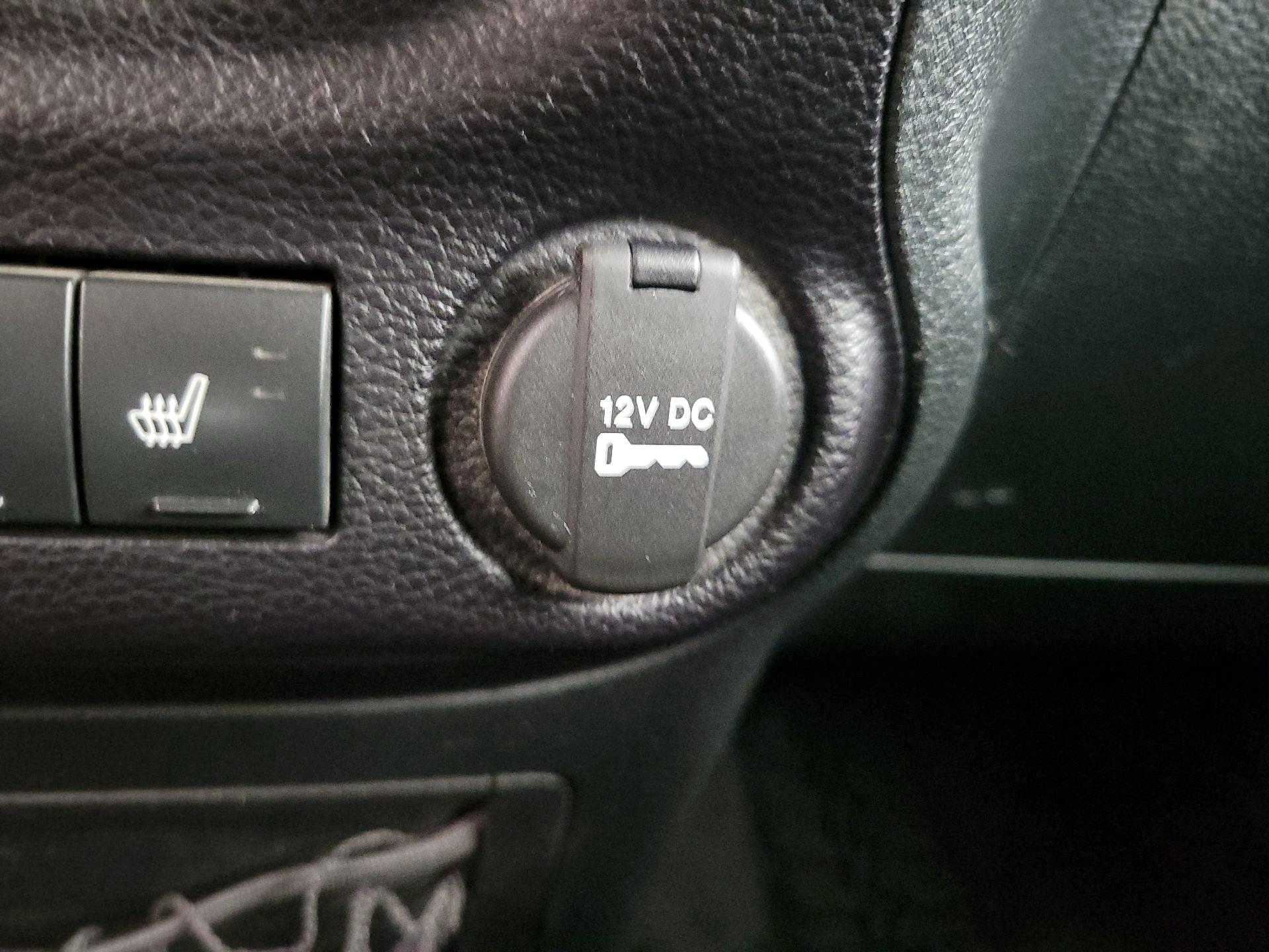 Thumbnail: 2016 Jeep Wrangler - 17