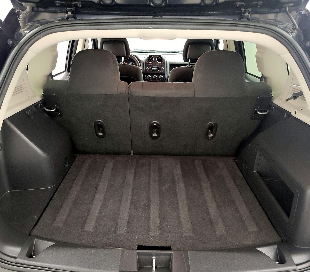 Trunk/Cargo (Seats Up)