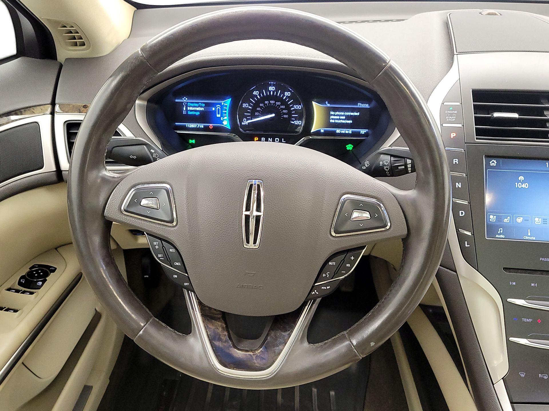 Thumbnail: 2015 Lincoln MKZ - 10