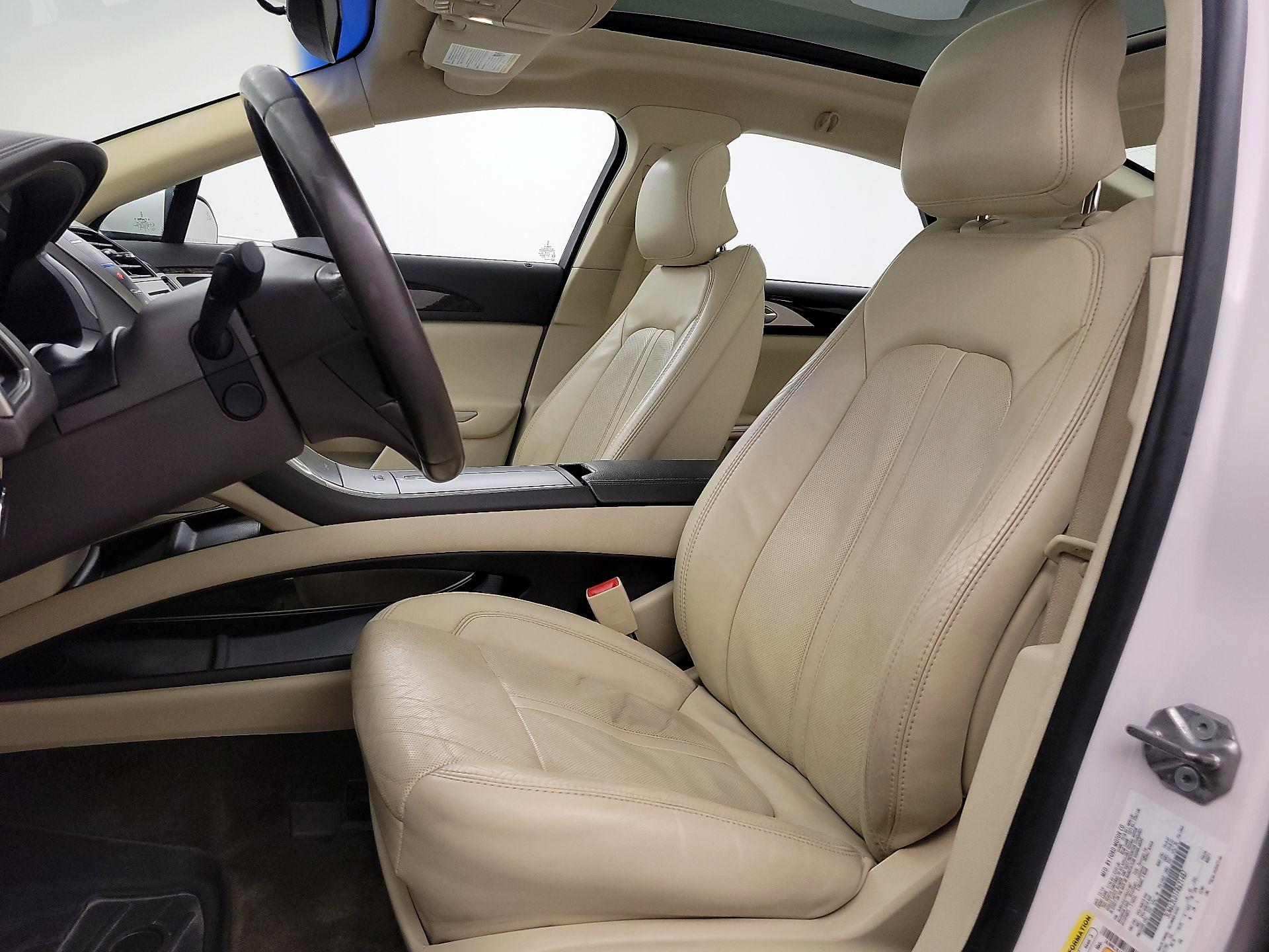 Thumbnail: 2015 Lincoln MKZ - 11