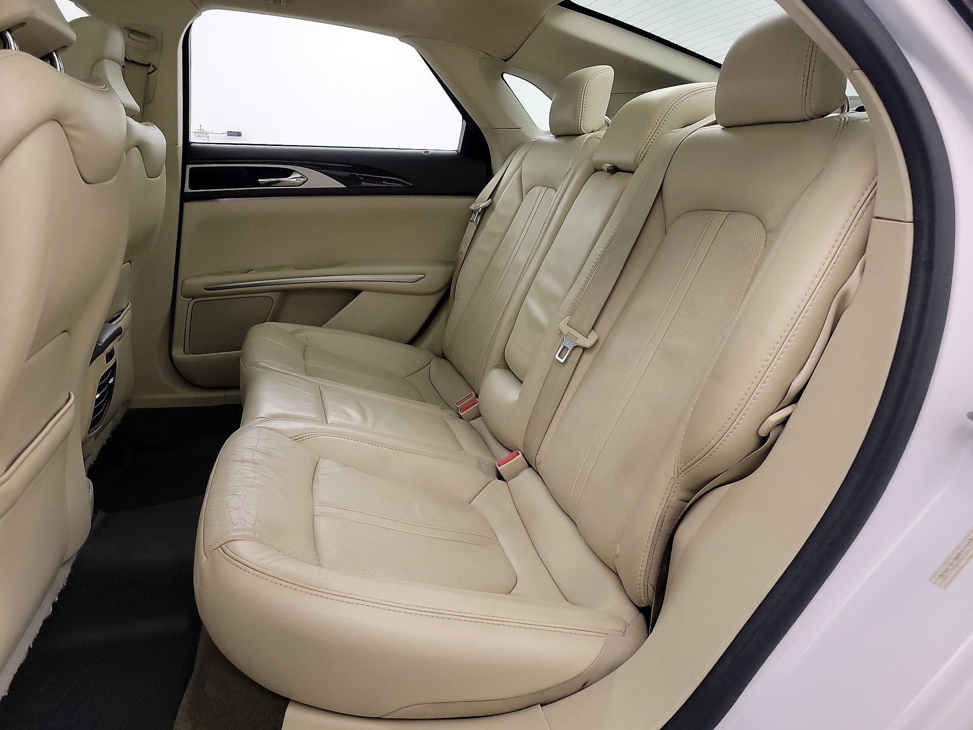 Thumbnail: 2015 Lincoln MKZ - 20