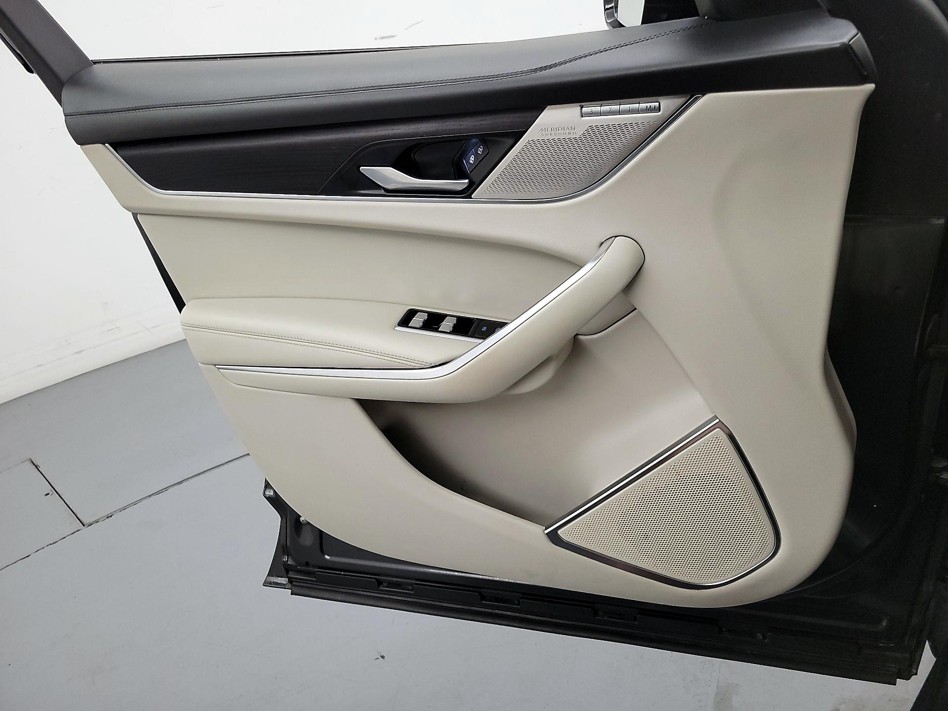 Thumbnail: 2021 Jaguar F-Pace - 12