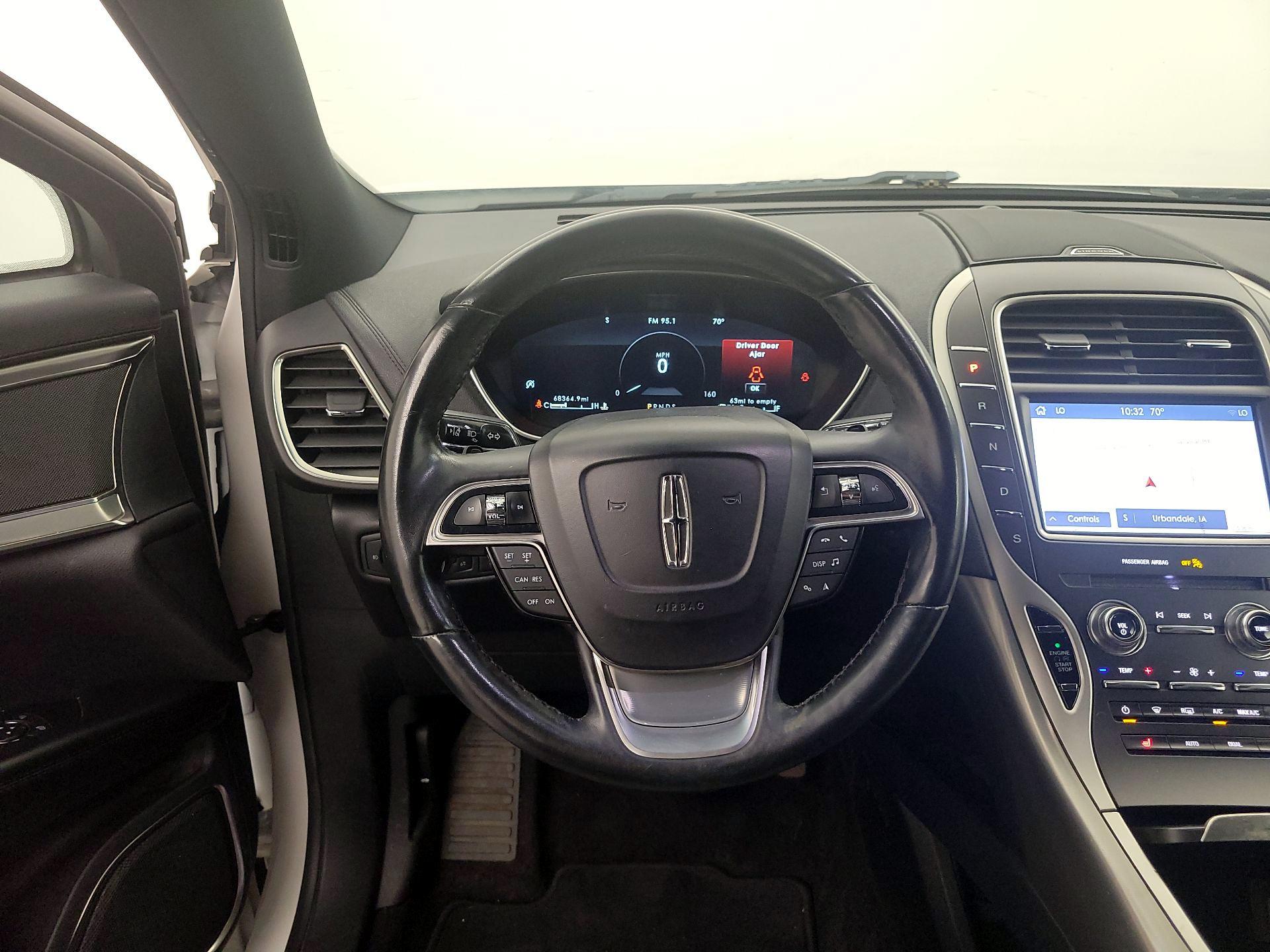 Thumbnail: 2019 Lincoln Nautilus - 10