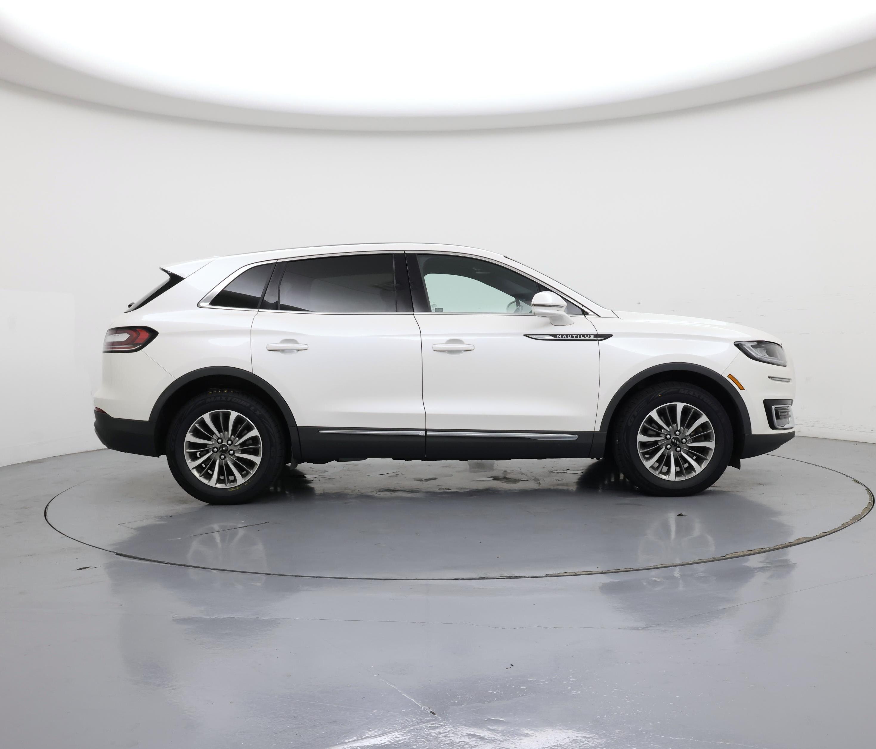 Thumbnail: 2019 Lincoln Nautilus - 7