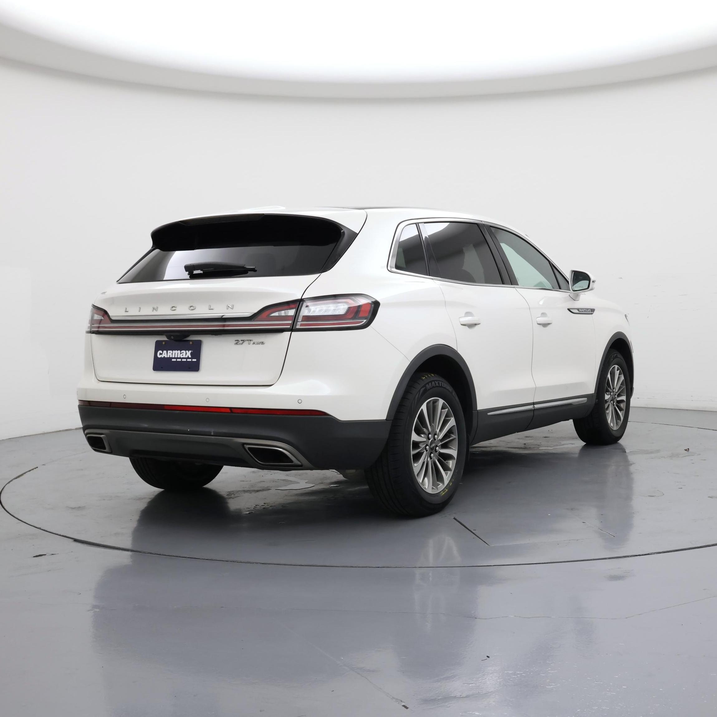 Thumbnail: 2019 Lincoln Nautilus - 8