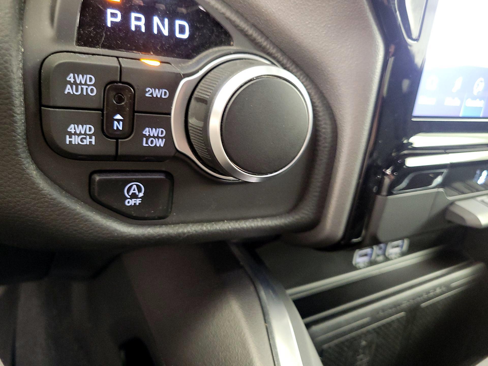 Thumbnail: 2025 RAM 1500 - 18