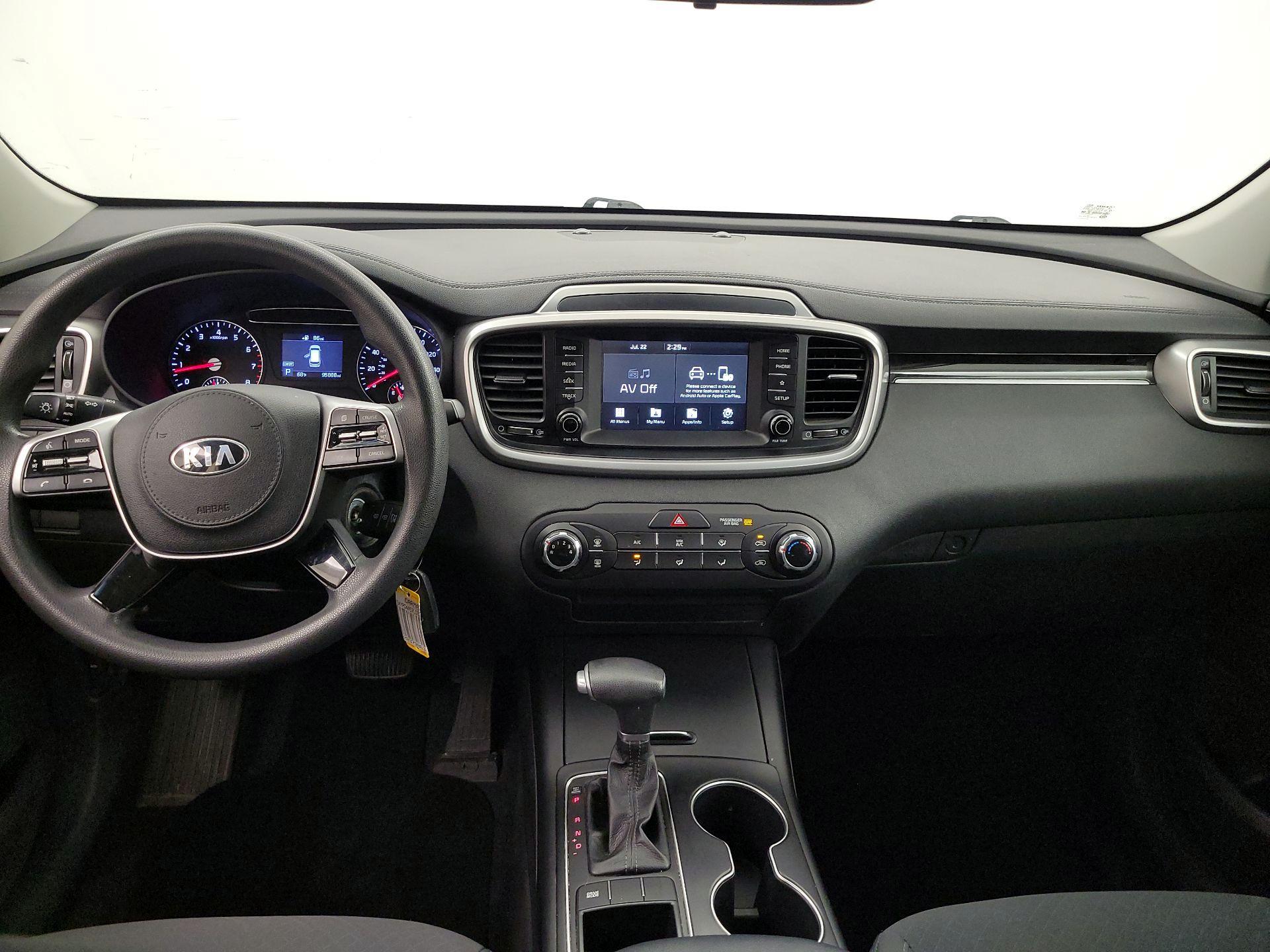 Thumbnail: 2020 Kia Sorento - 9