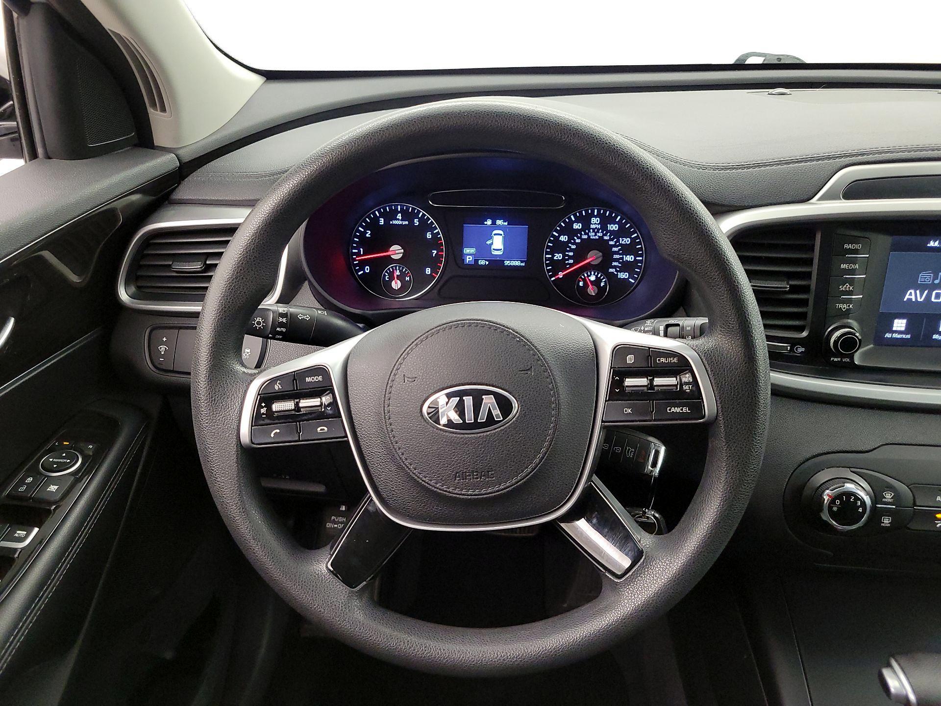 Thumbnail: 2020 Kia Sorento - 10