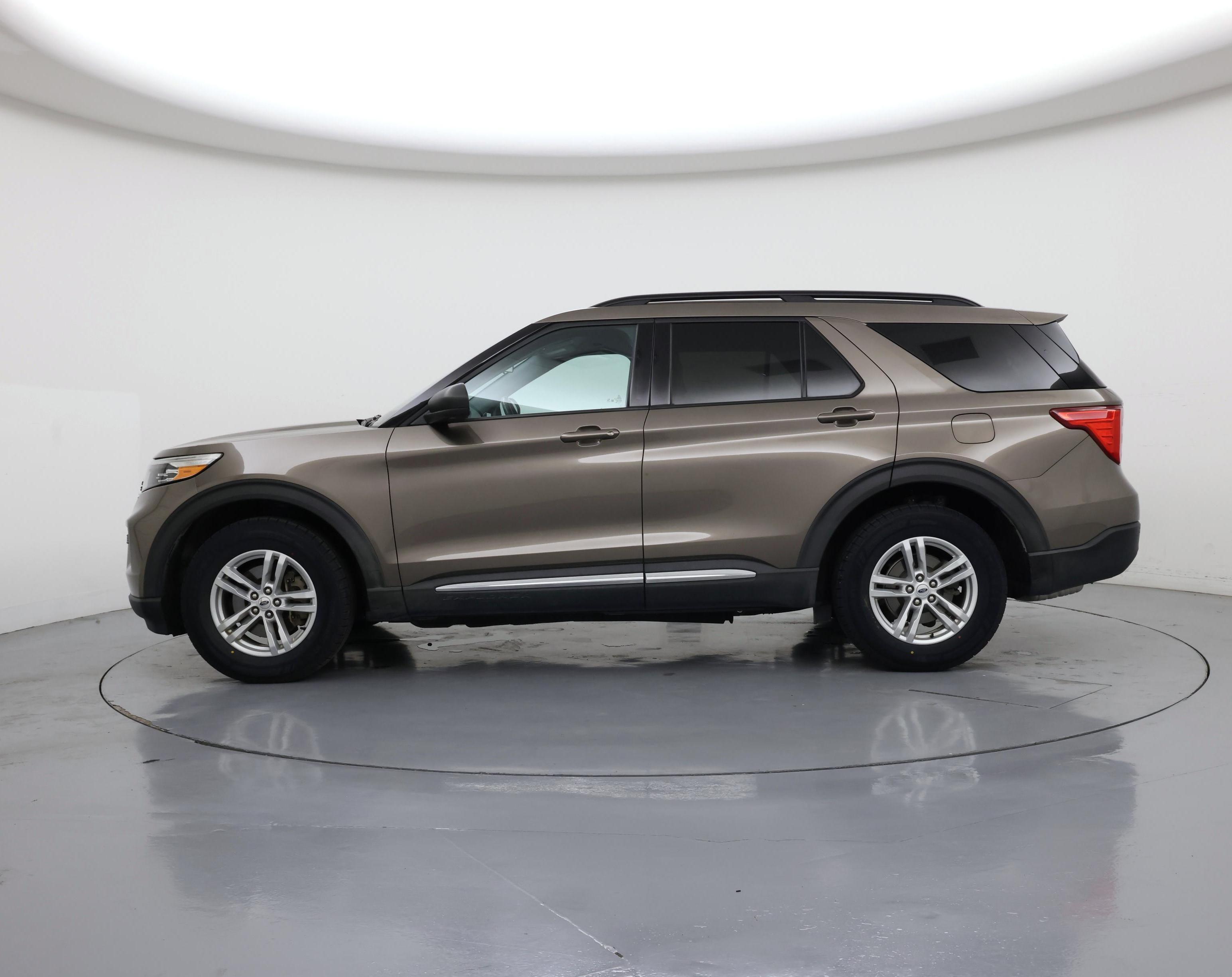 Thumbnail: 2021 Ford Explorer - 3