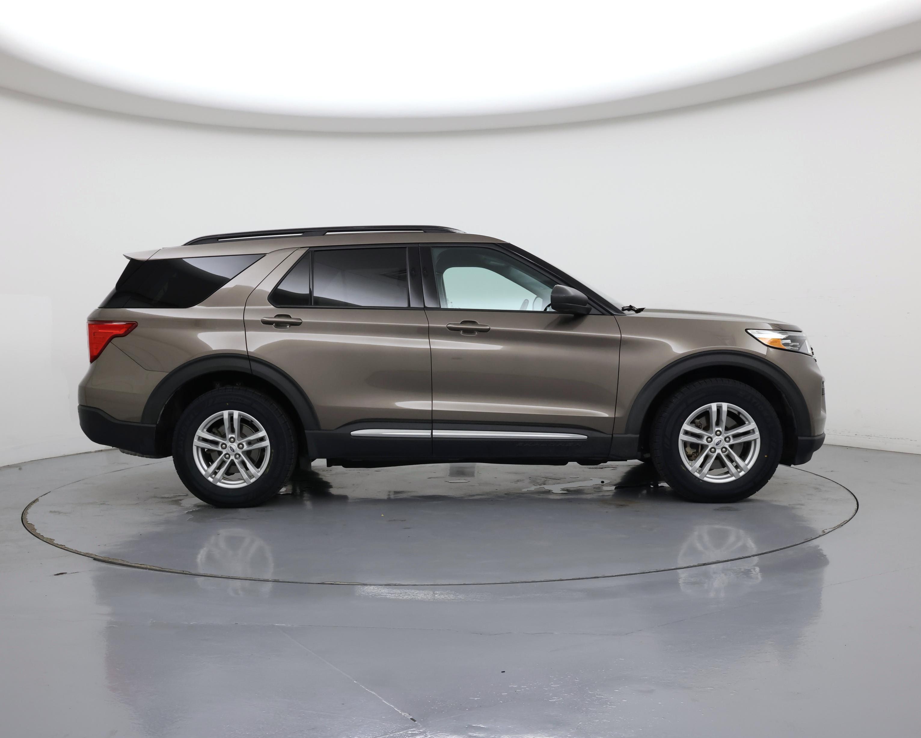 Thumbnail: 2021 Ford Explorer - 7