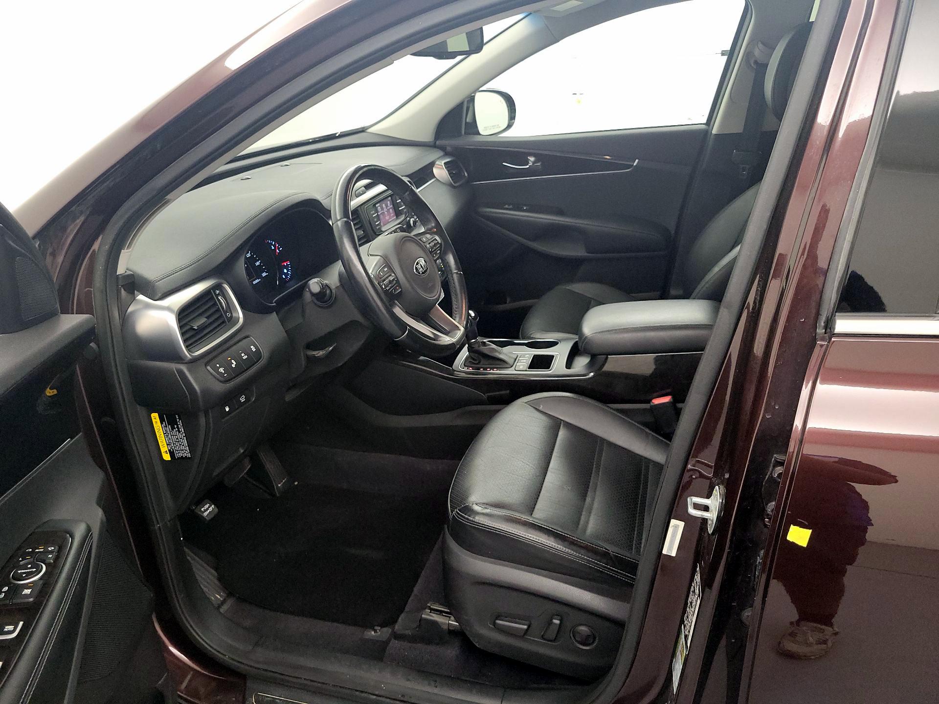 Thumbnail: 2016 Kia Sorento - 11