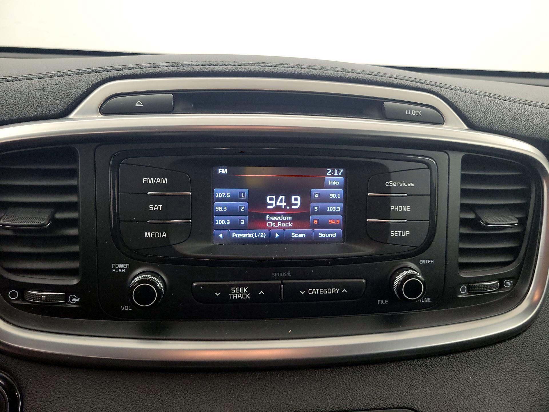 Thumbnail: 2016 Kia Sorento - 15