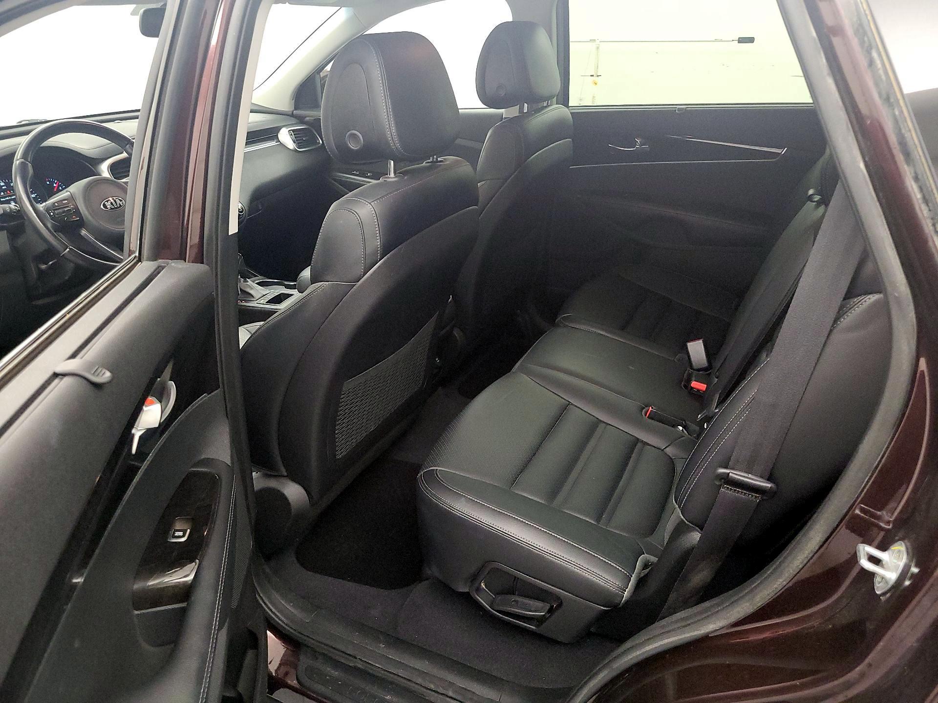 Thumbnail: 2016 Kia Sorento - 19