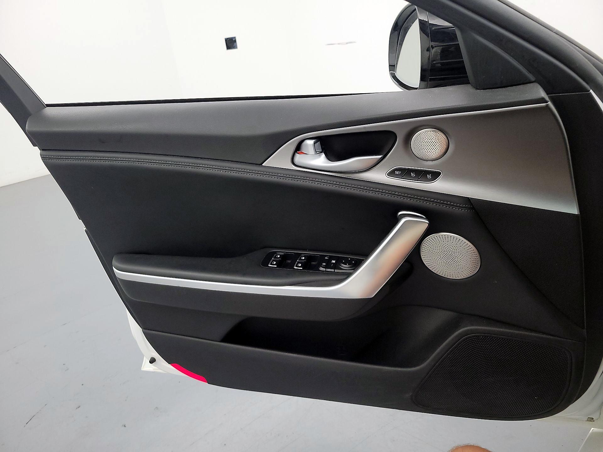 Thumbnail: 2019 Kia Stinger - 12