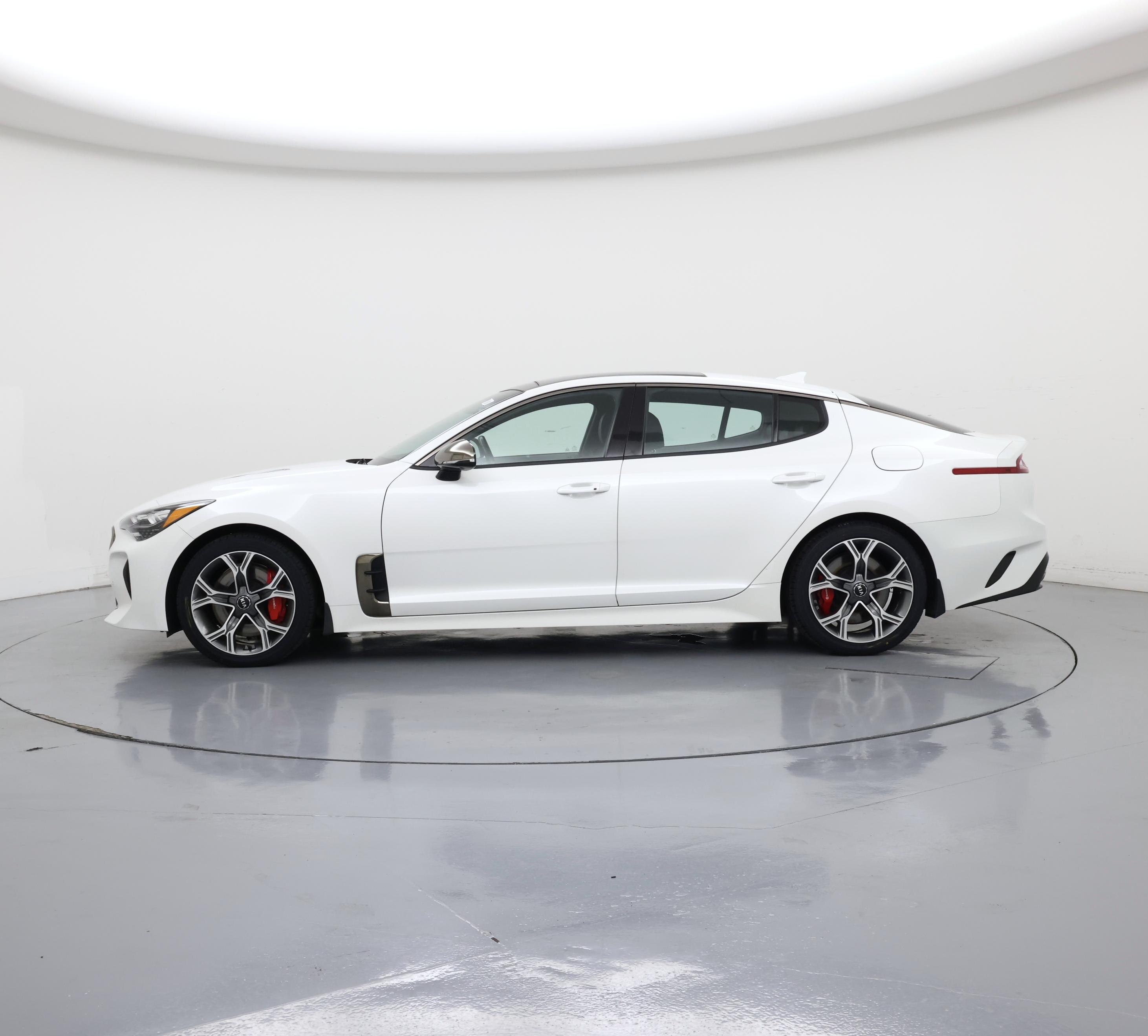 Thumbnail: 2019 Kia Stinger - 3