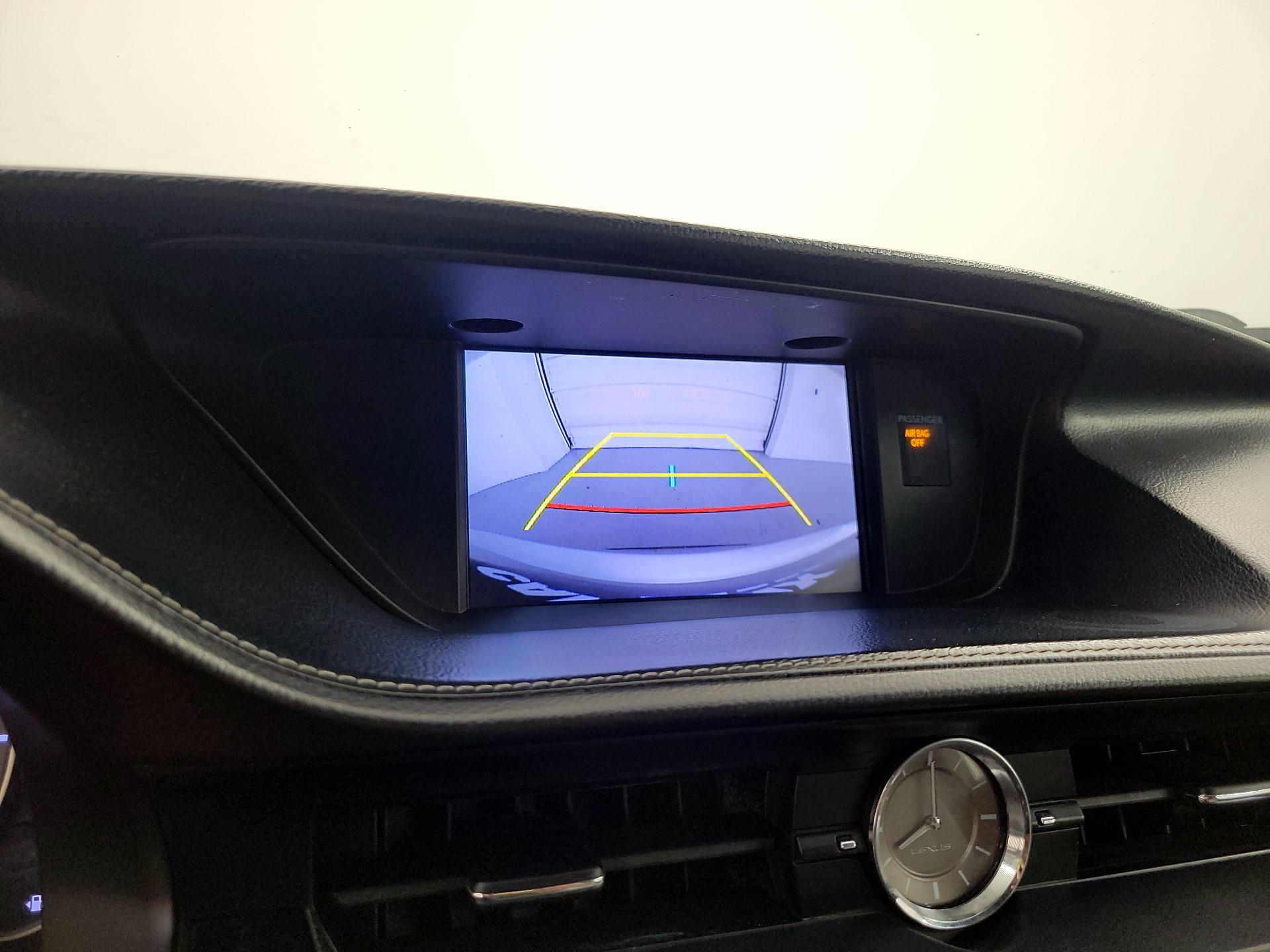 Thumbnail: 2016 Lexus ES - 14
