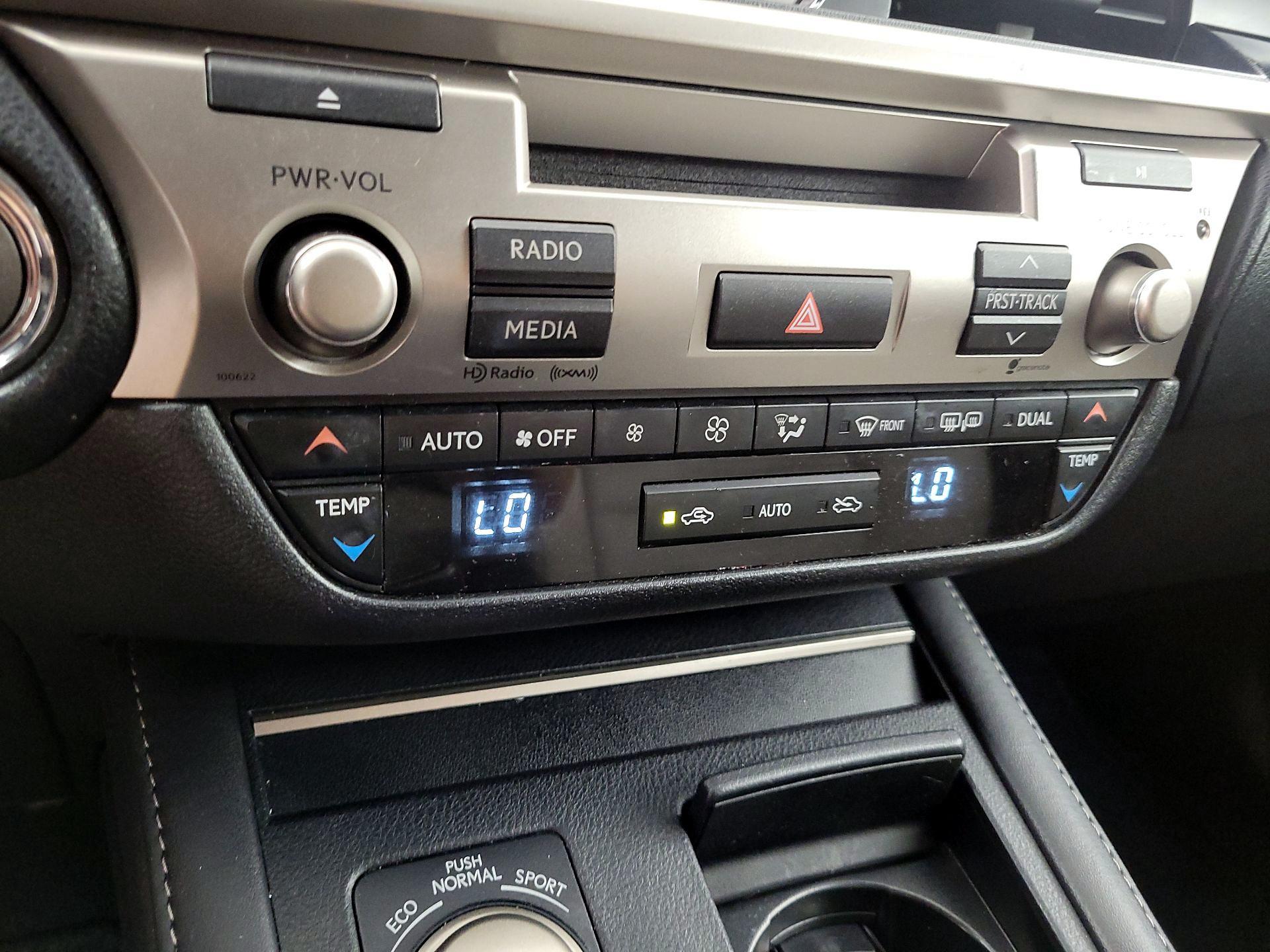 Thumbnail: 2016 Lexus ES - 16