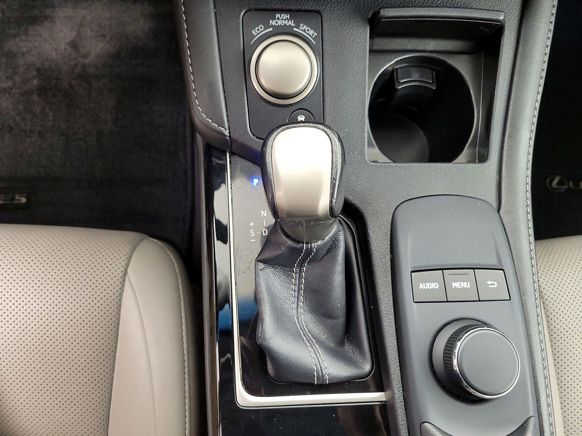 Thumbnail: 2016 Lexus ES - 17