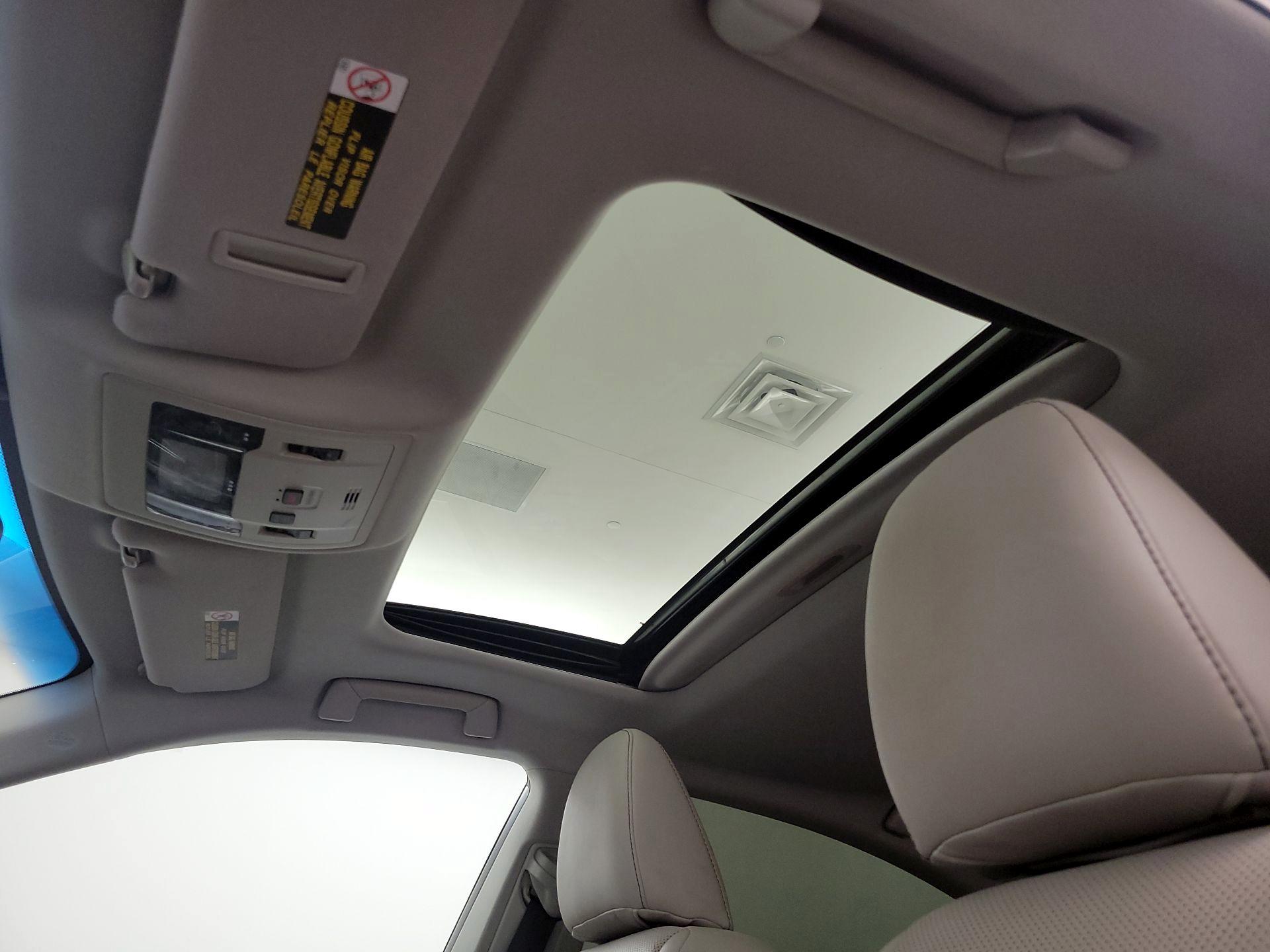 Thumbnail: 2016 Lexus ES - 19