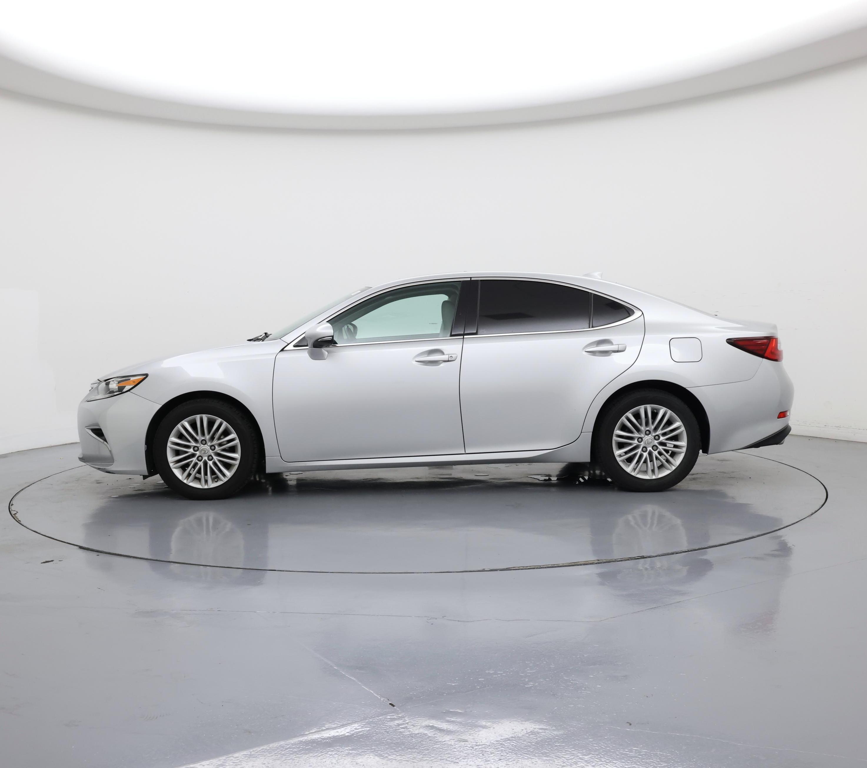 Thumbnail: 2016 Lexus ES - 3