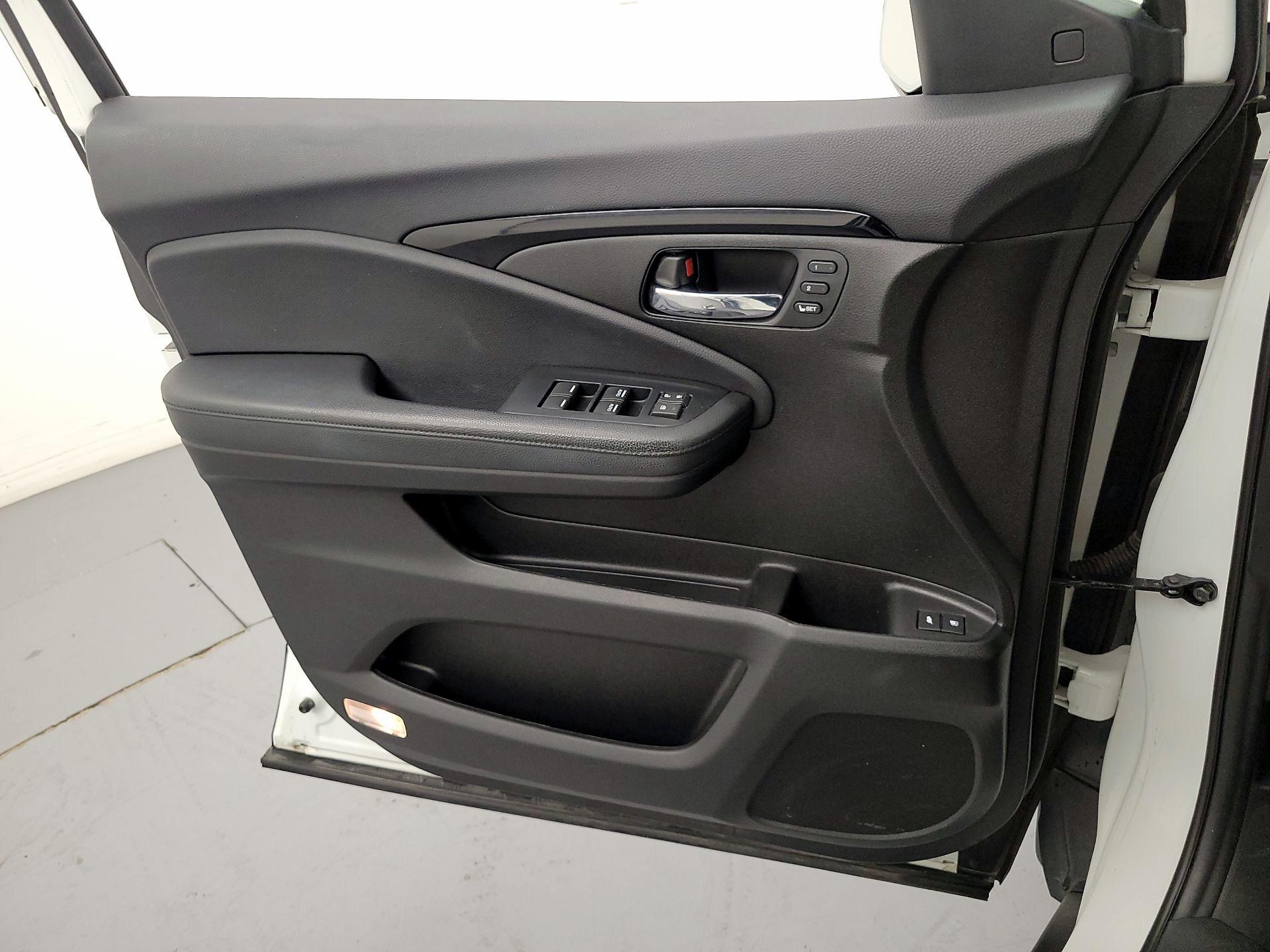 Thumbnail: 2021 Honda Pilot - 12