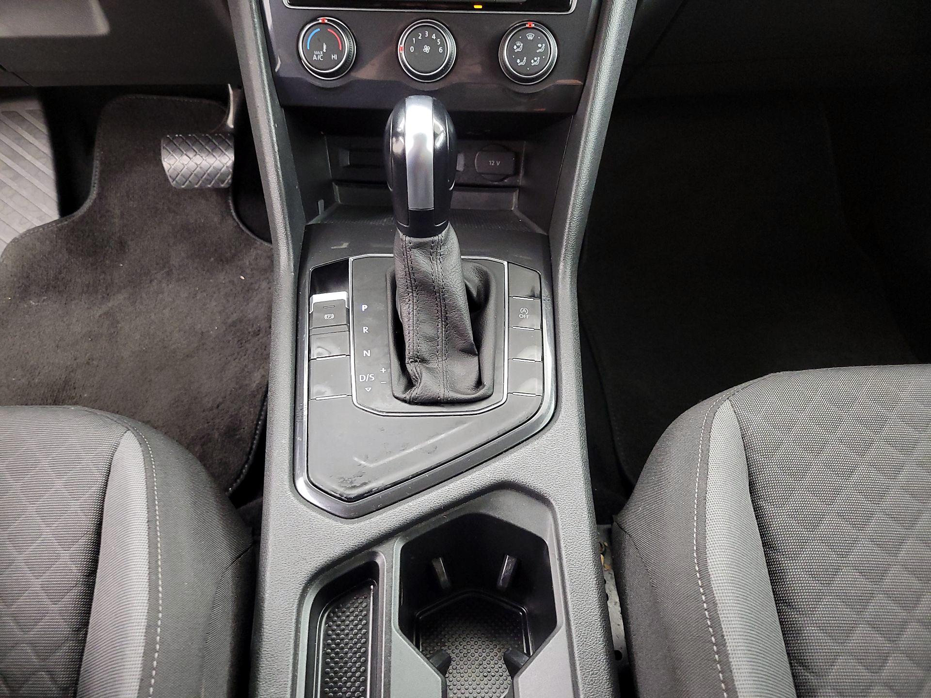 Thumbnail: 2019 Volkswagen Tiguan - 17