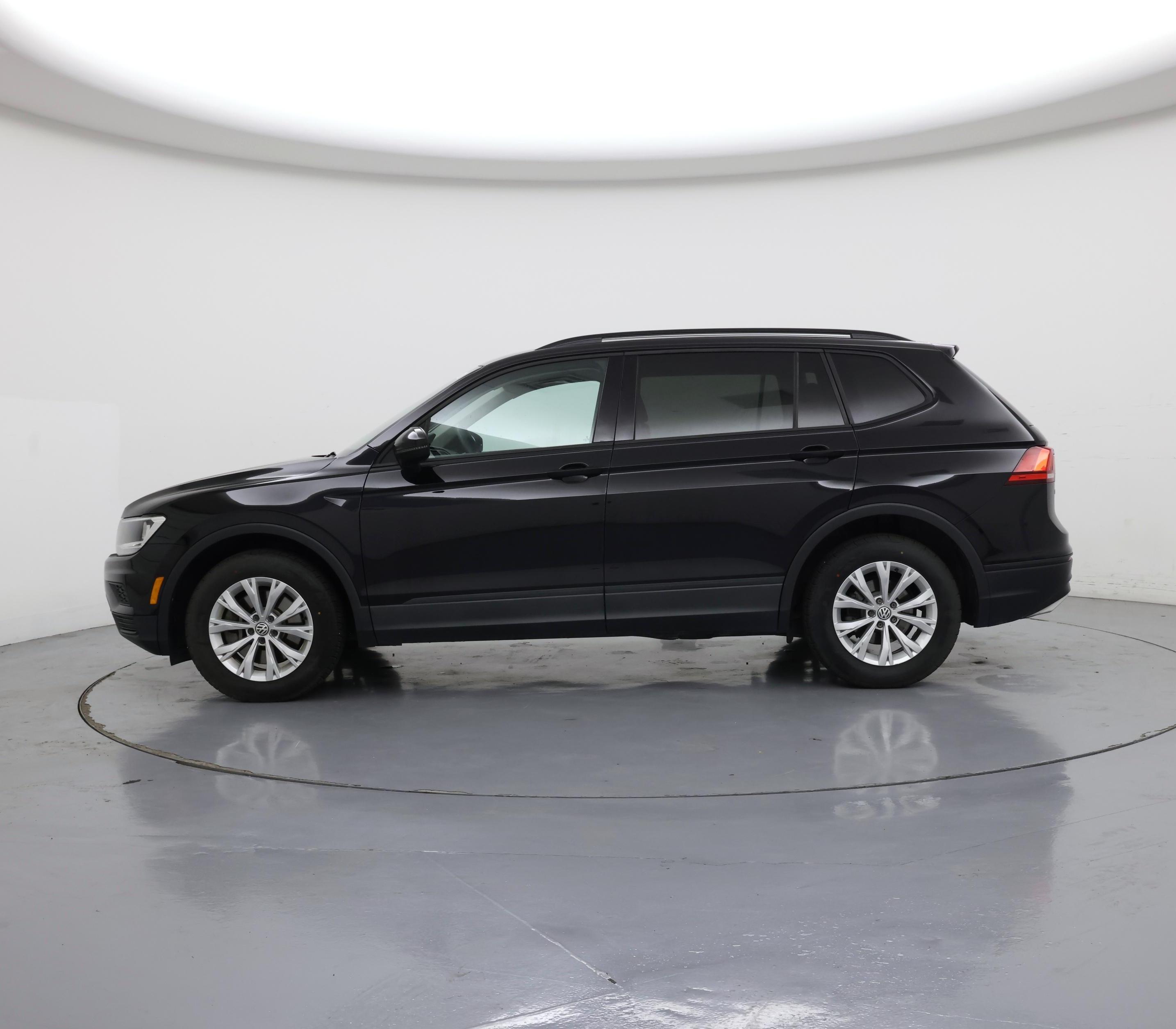 Thumbnail: 2019 Volkswagen Tiguan - 3