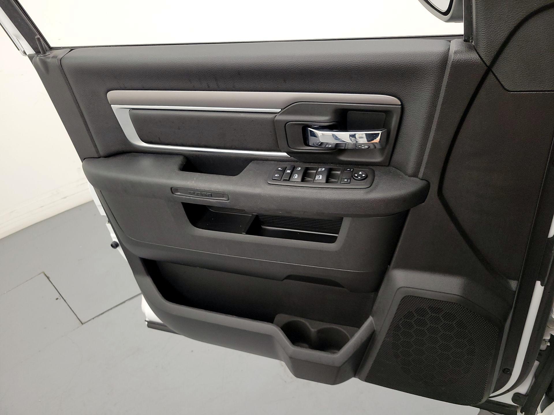 Thumbnail: 2022 RAM 1500 Classic - 12