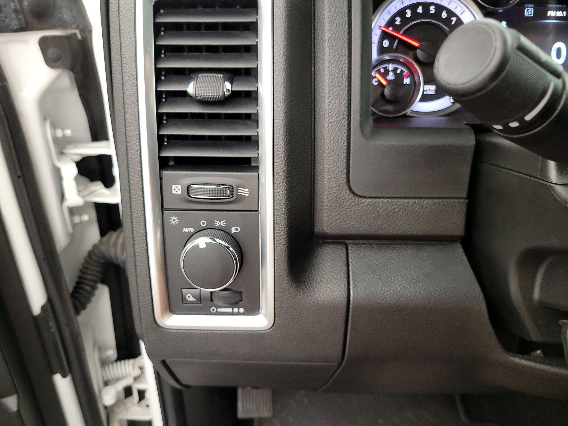 Thumbnail: 2022 RAM 1500 Classic - 13