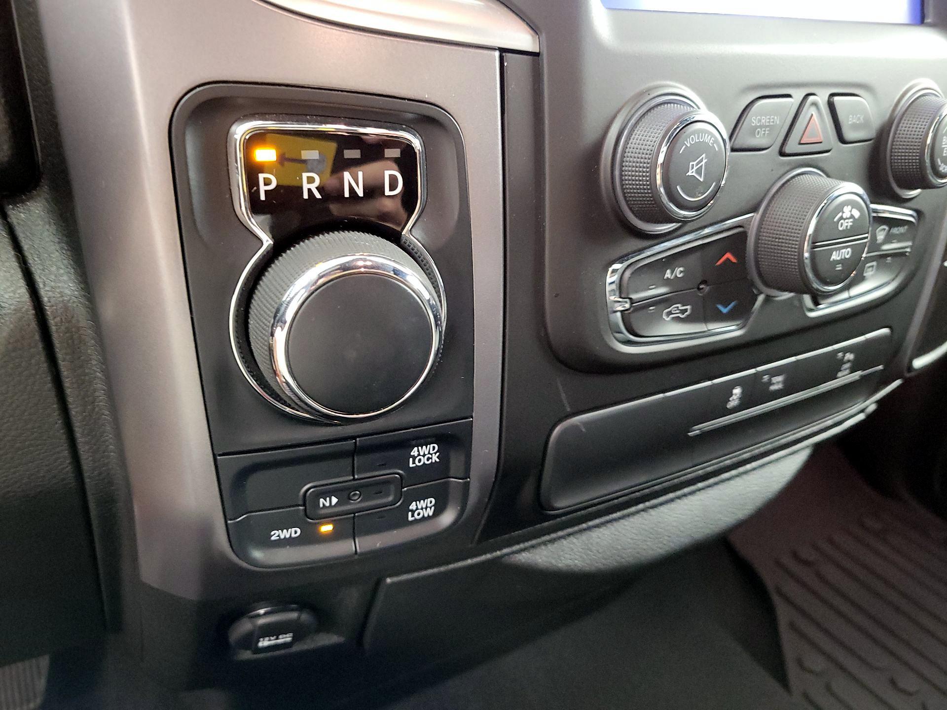 Thumbnail: 2022 RAM 1500 Classic - 17