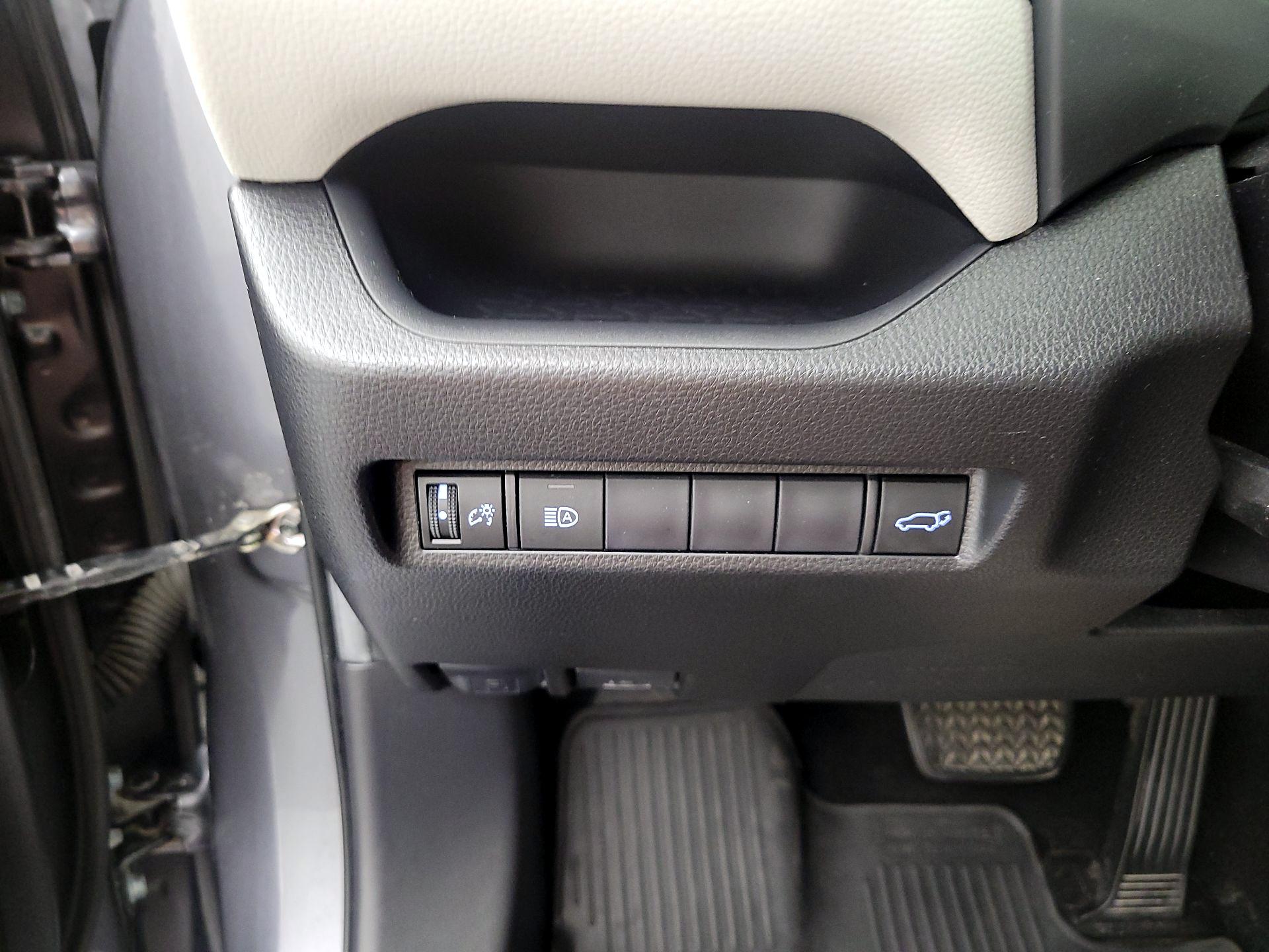Thumbnail: 2019 Toyota RAV4 - 13