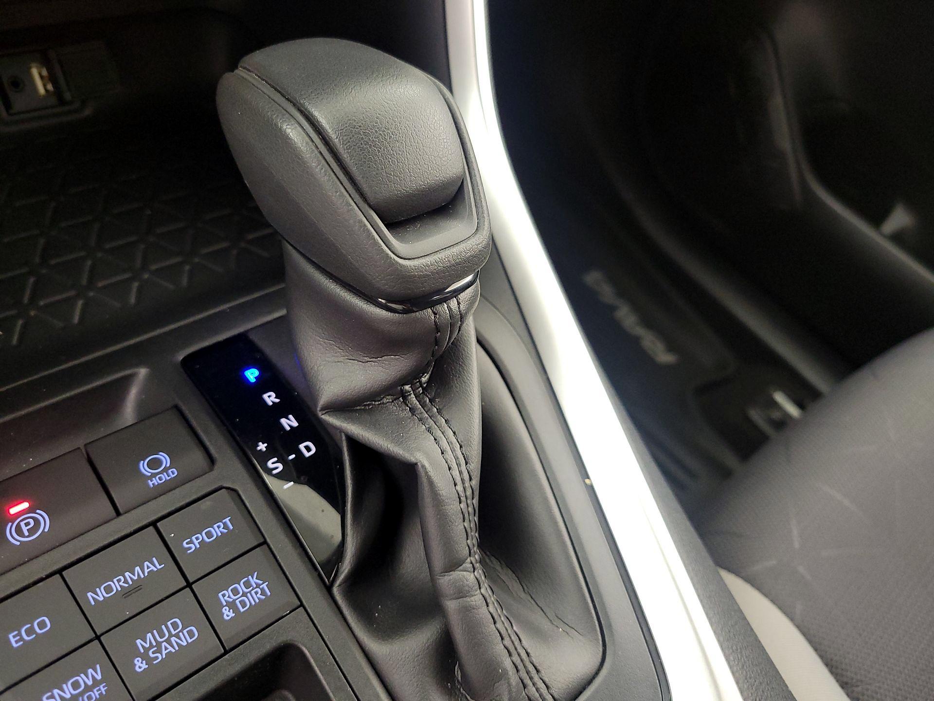 Thumbnail: 2019 Toyota RAV4 - 17