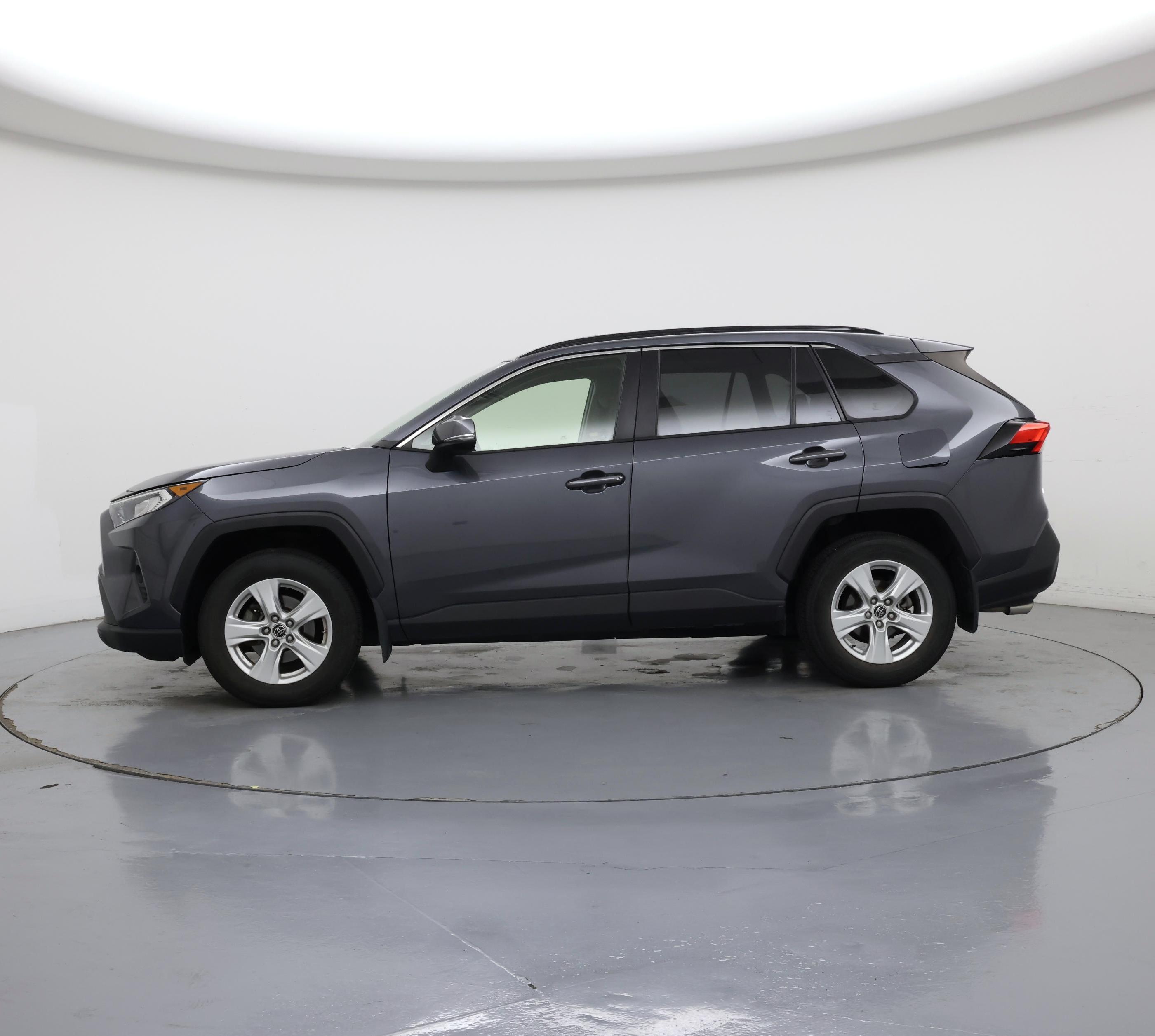 Thumbnail: 2019 Toyota RAV4 - 3