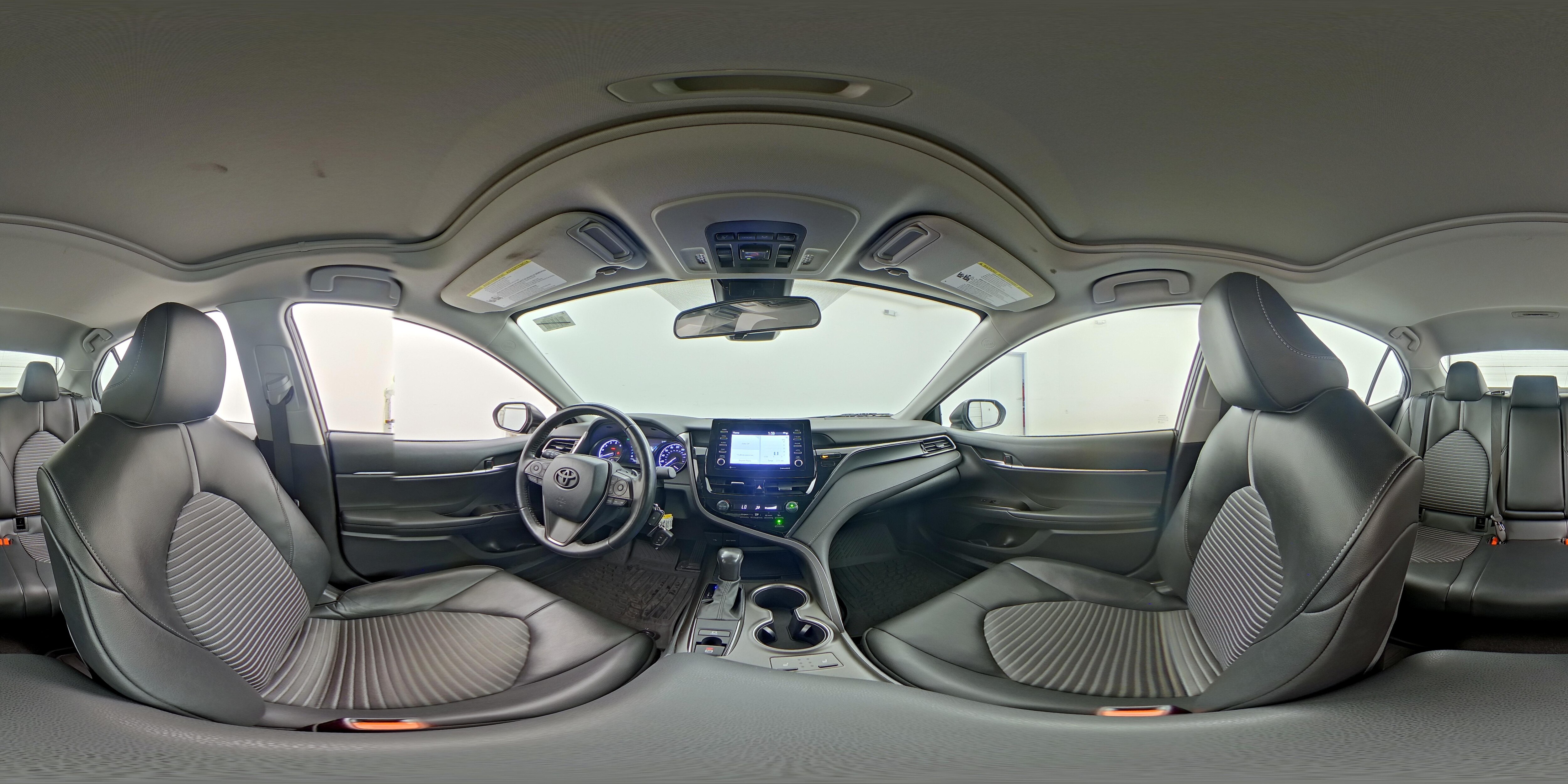 2021 Toyota Camry SE - Photo 16